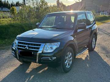 Pajero 3,2 DI-D Inform AT Inform AT