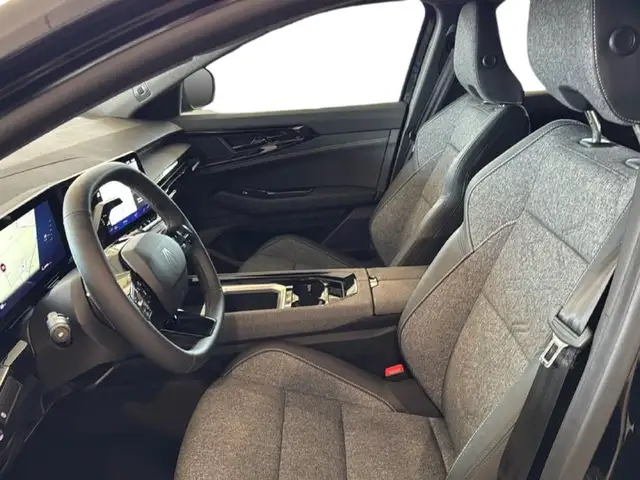 Renault Austral view 14