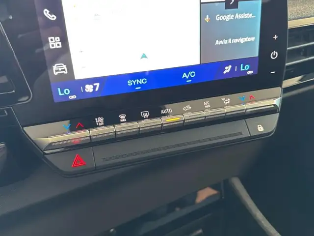 Renault Austral view 13