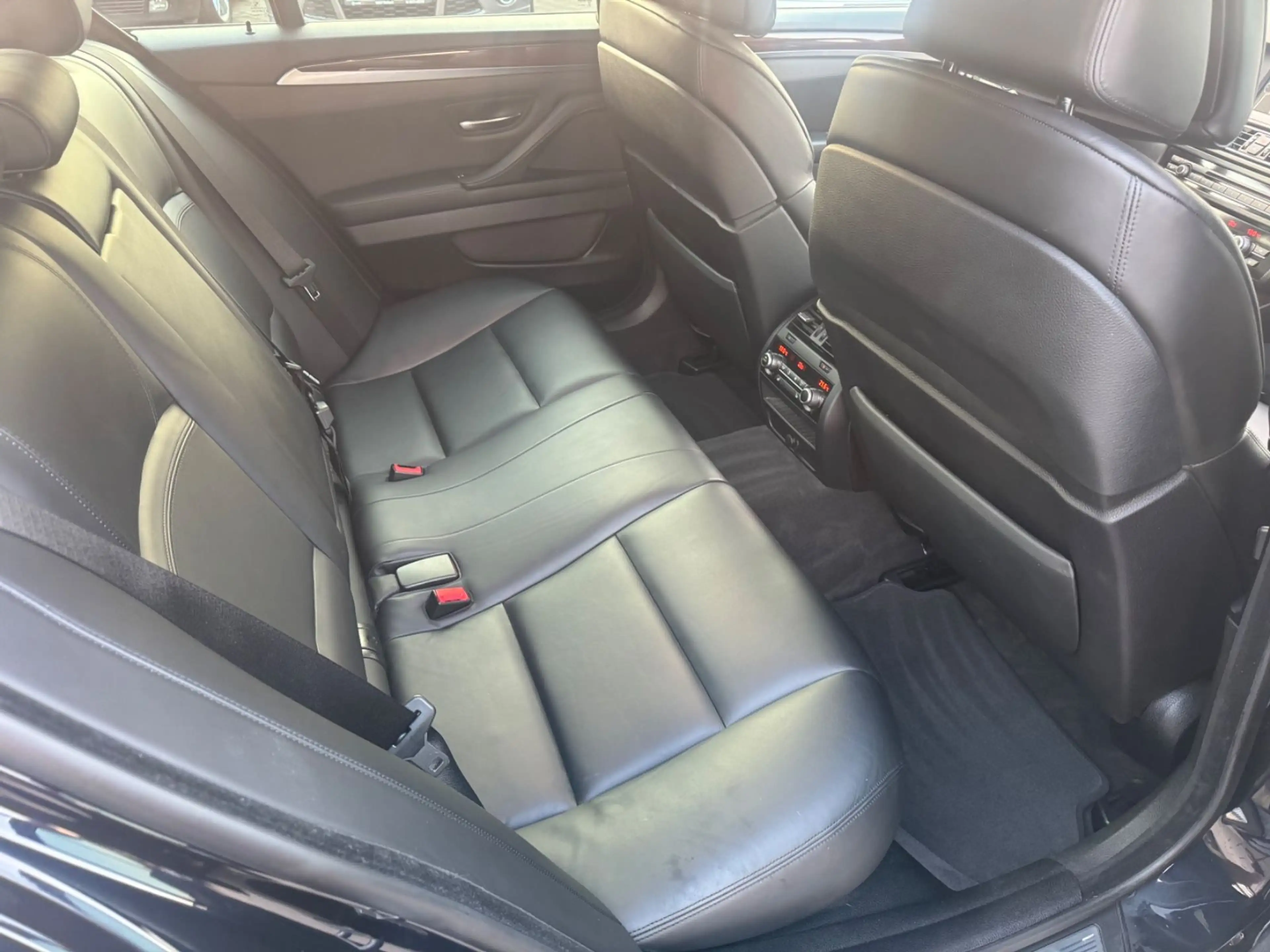 BMW 550 d xDrive/Nightvision/HUD/Massage/Softclose — photo 14