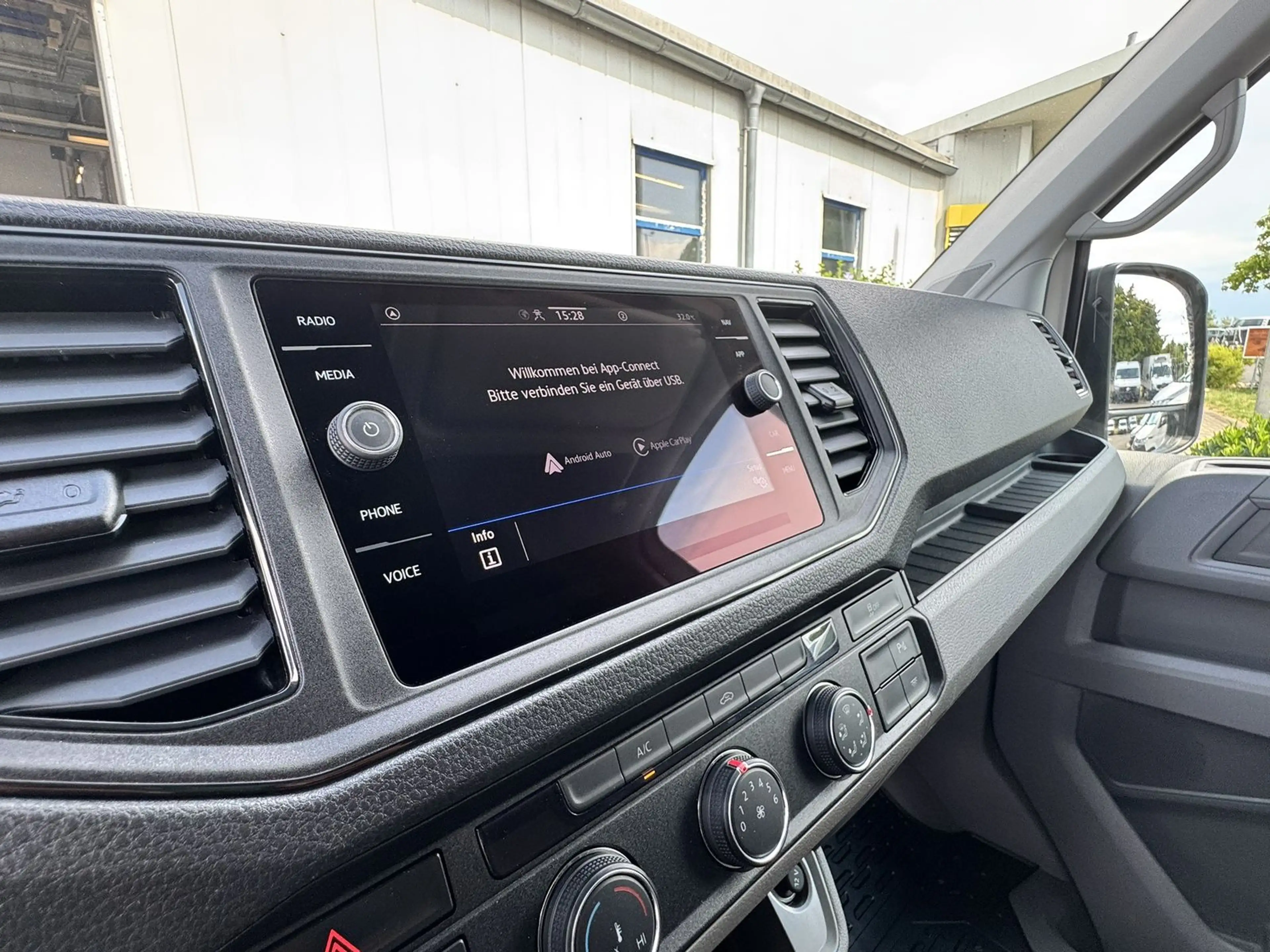 Volkswagen Crafter Kasten 35 MR L2H2 NAVI*Kamera*Klima — photo 12