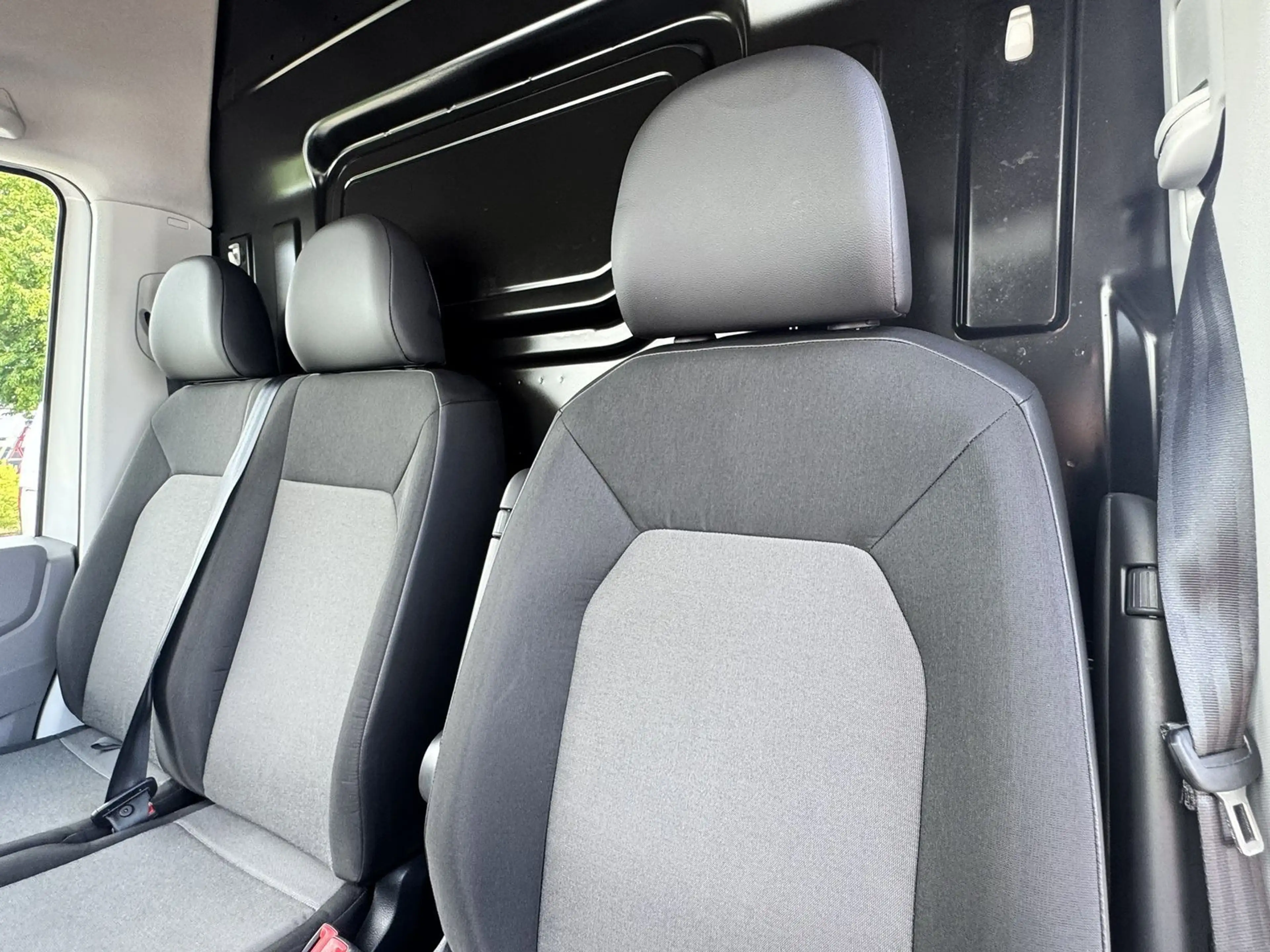 Volkswagen Crafter Kasten 35 MR L2H2 NAVI*Kamera*Klima — photo 14