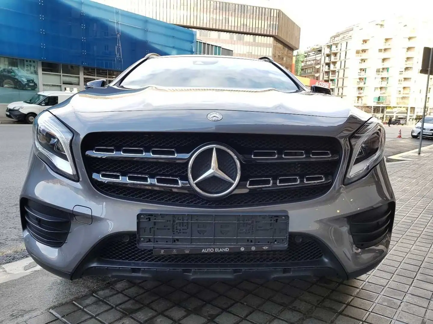 Mercedes-Benz GLA 250 AMG Line 4Matic 7G-DCT Gris - 2
