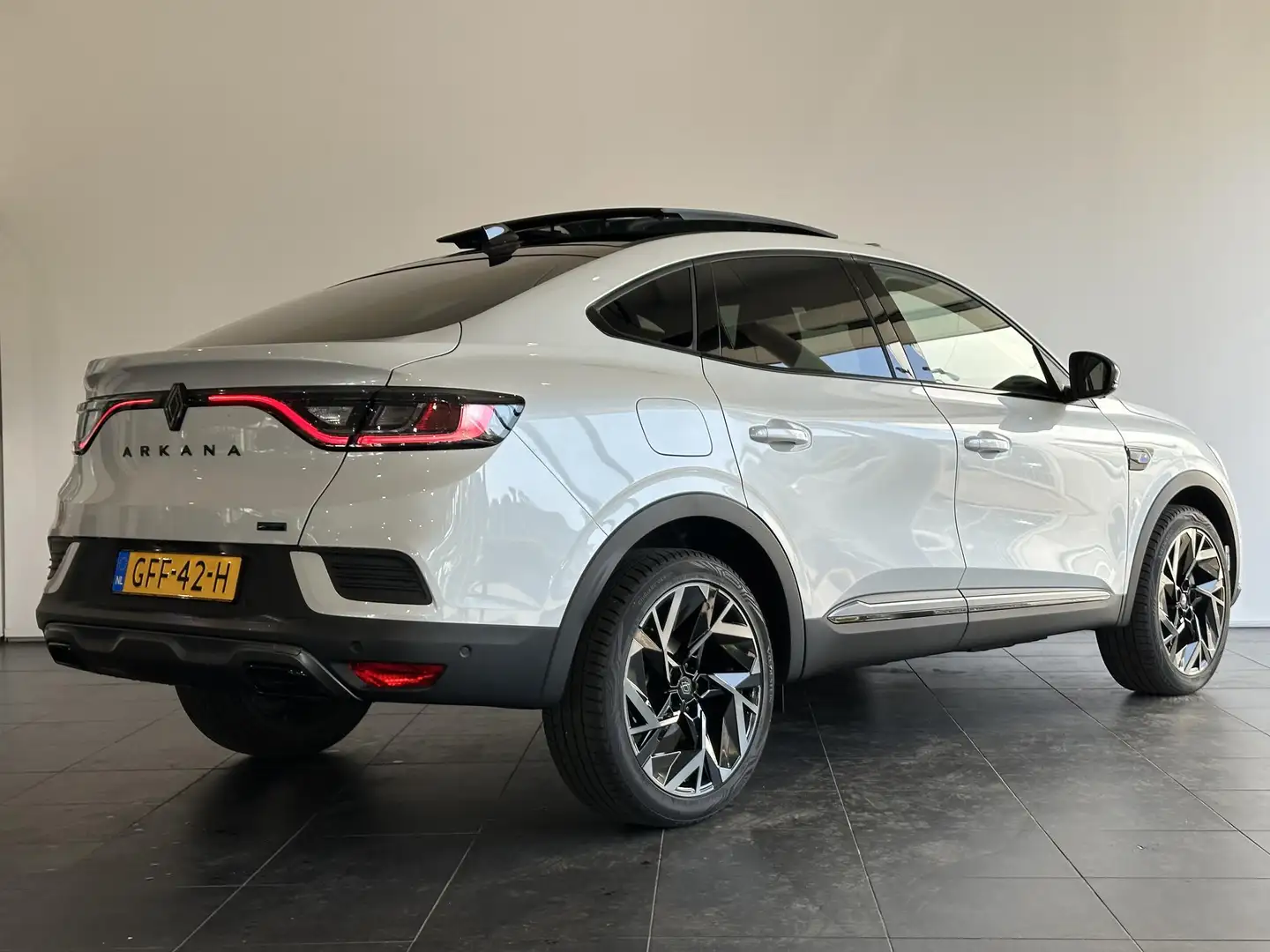 Renault Arkana 1.6 E-Tech full hybrid 145 esprit Alpine ELEKTRISC Wit - 2