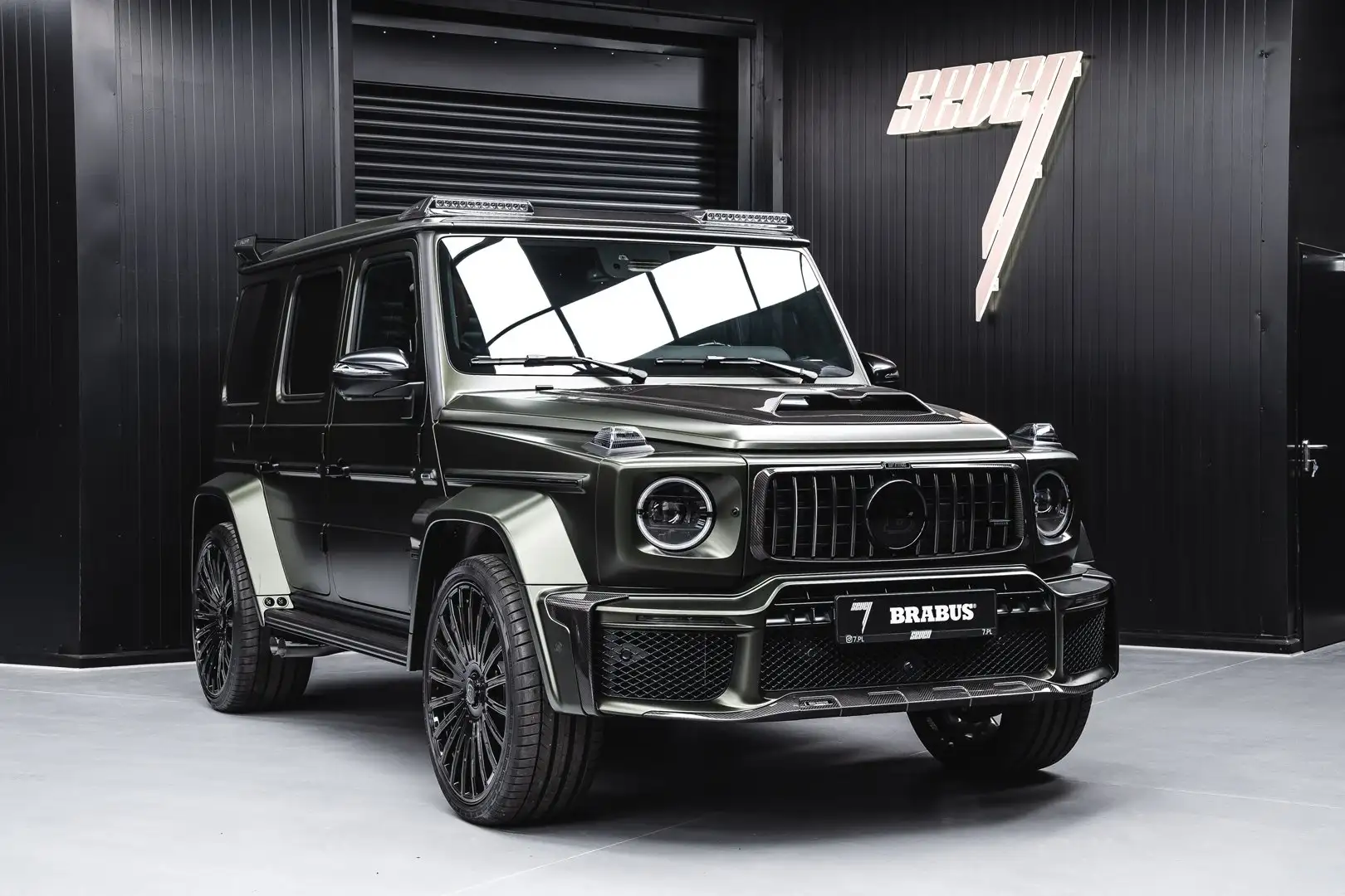 Mercedes-Benz G 63 AMG BRABUS G800 Production 2025 Carbon Pack I & III Vert - 1