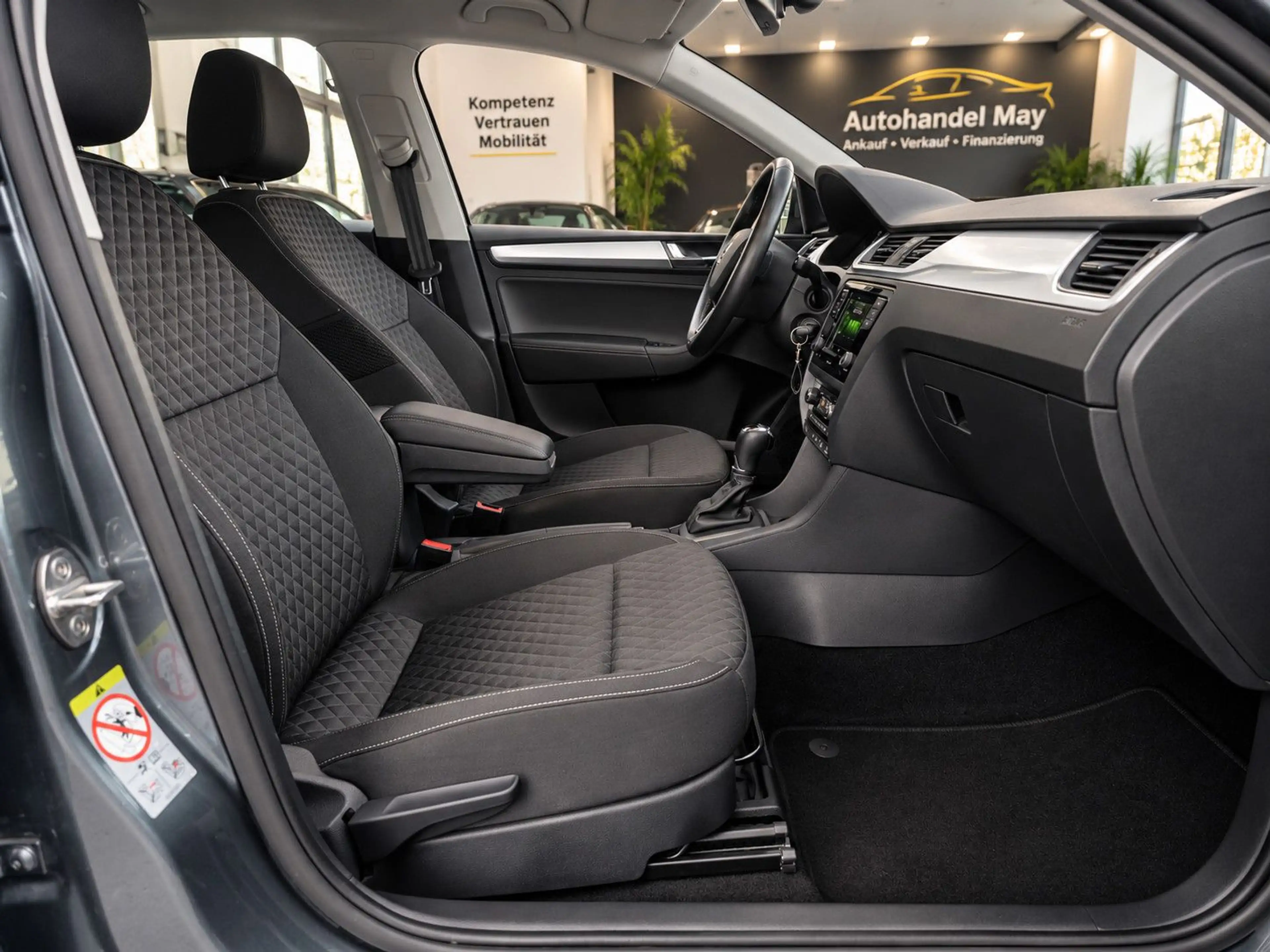 Skoda Rapid/Spaceback 1.4 Automatik Spaceback Drive — photo 8