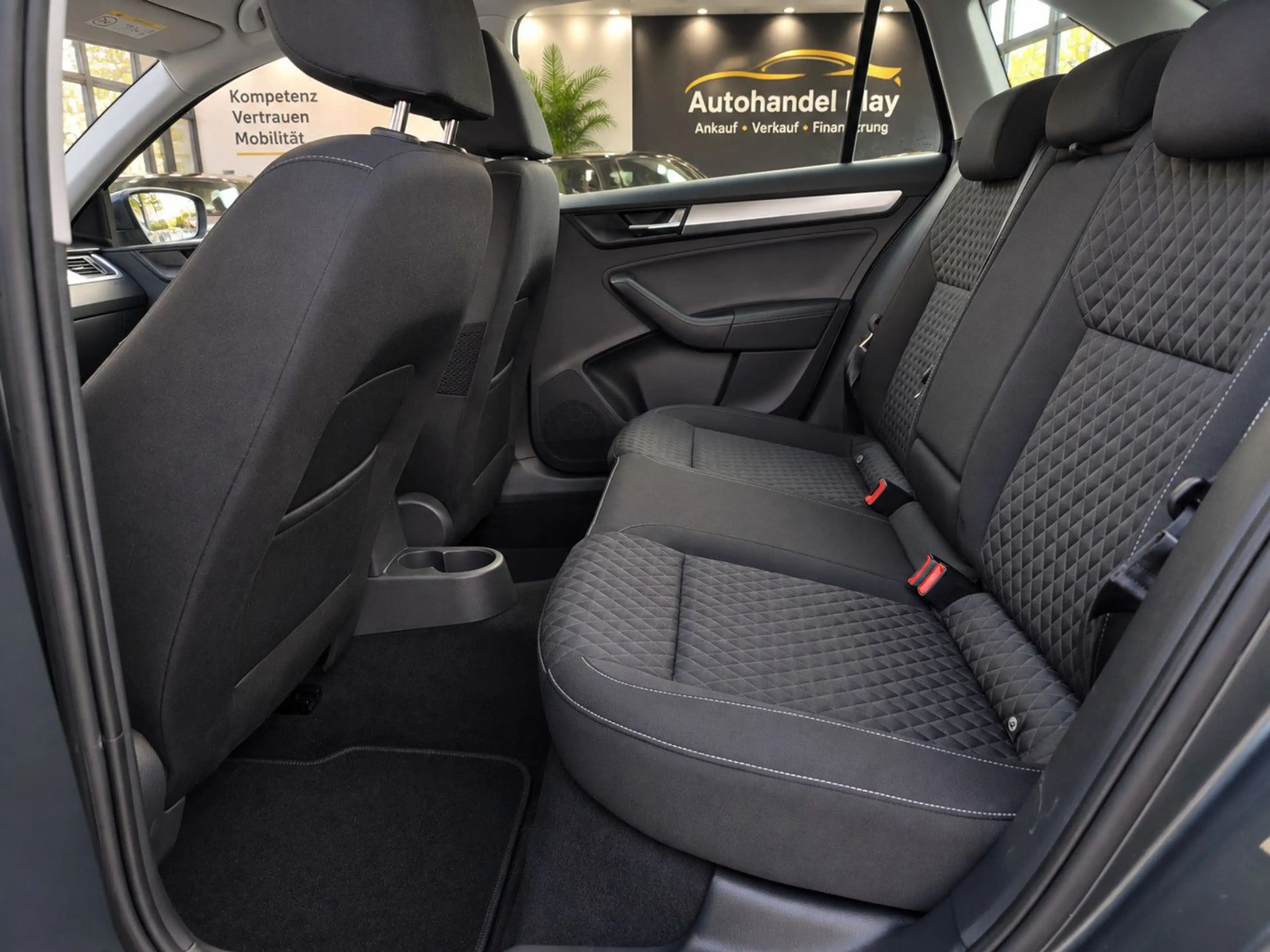 Skoda Rapid/Spaceback 1.4 Automatik Spaceback Drive — photo 9