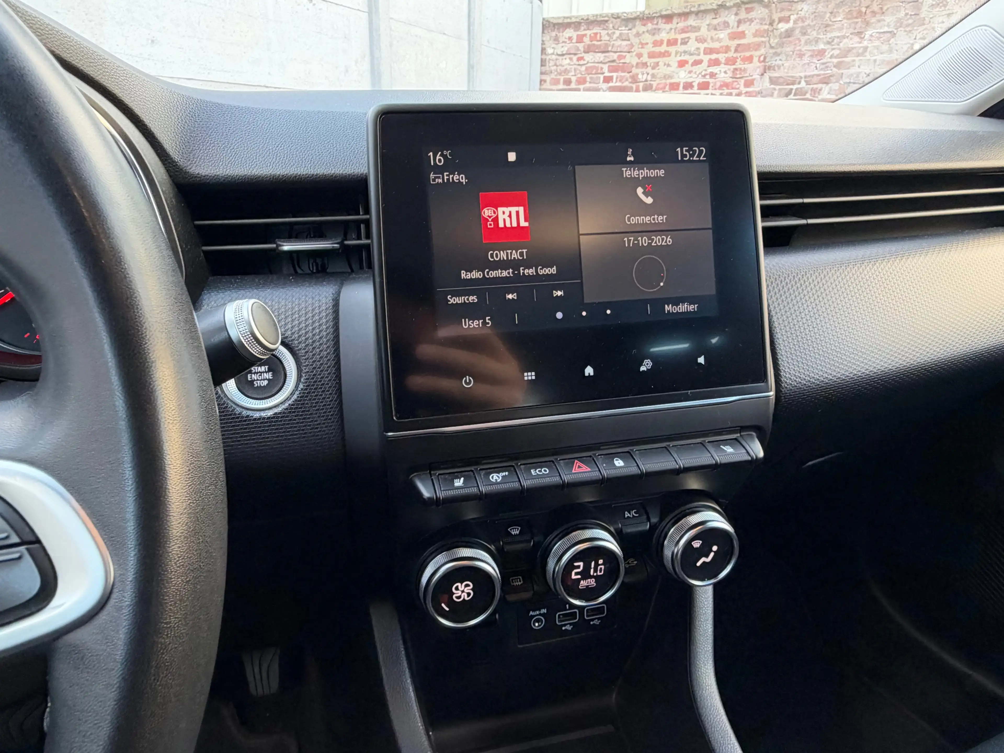 Renault Clio CarPlay - Carnet complet - Garantie 12 mois ! - Sièges chauffants - Air co — photo 15