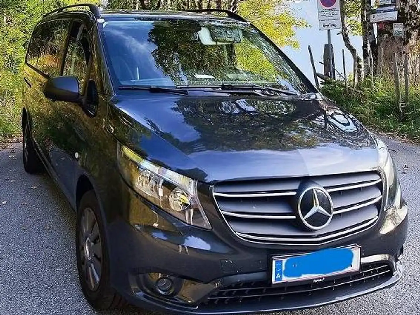 Mercedes-Benz Vito Vito Tourer Pro 114 CDI lang 4x4 Aut. Tourer Pro Grau - 1