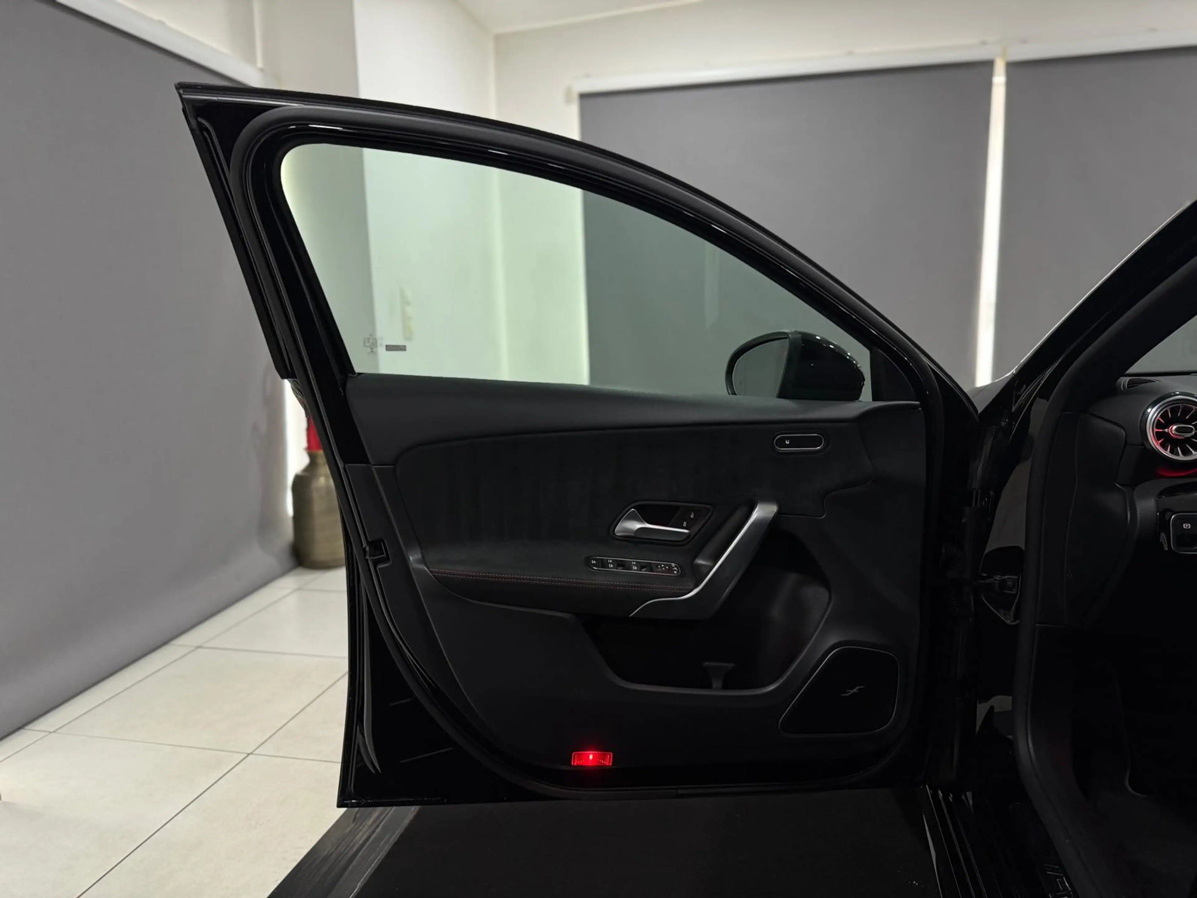 Mercedes-Benz A 35 AMG 4M*PANO*HUD*AMBI*KAM*LED*DISTR*CARPLAY* — photo 10