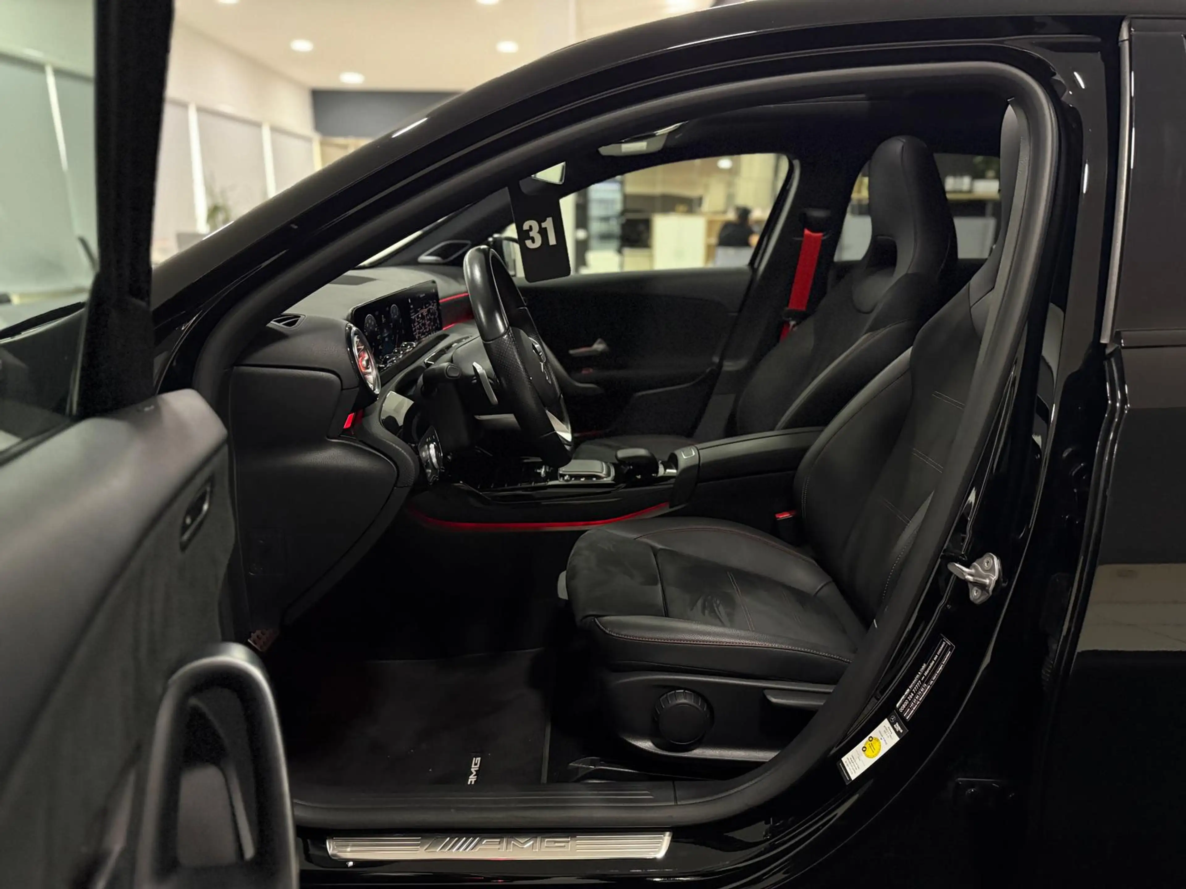 Mercedes-Benz A 35 AMG 4M*PANO*HUD*AMBI*KAM*LED*DISTR*CARPLAY* — photo 15