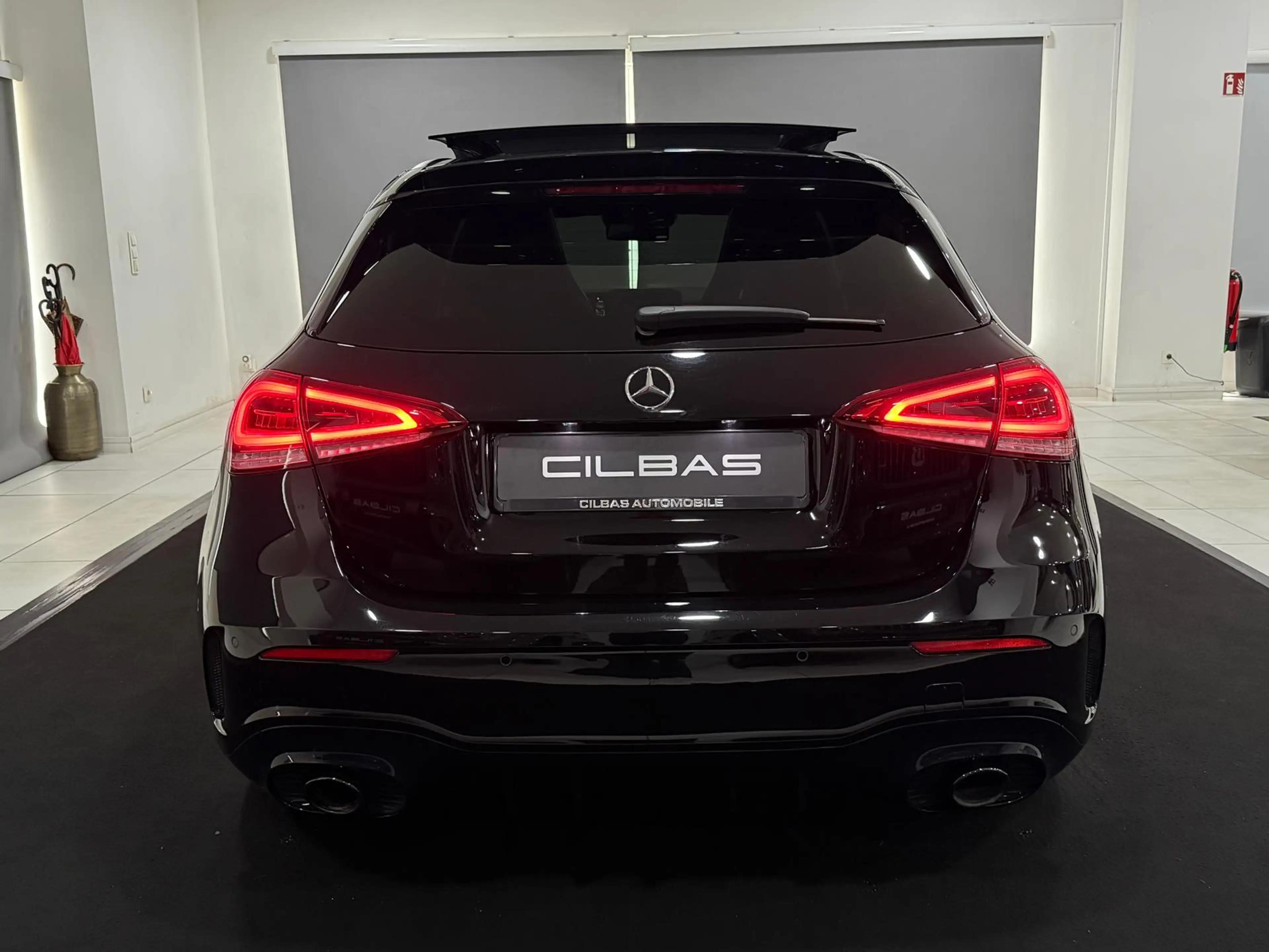 Mercedes-Benz A 35 AMG 4M*PANO*HUD*AMBI*KAM*LED*DISTR*CARPLAY* — photo 7