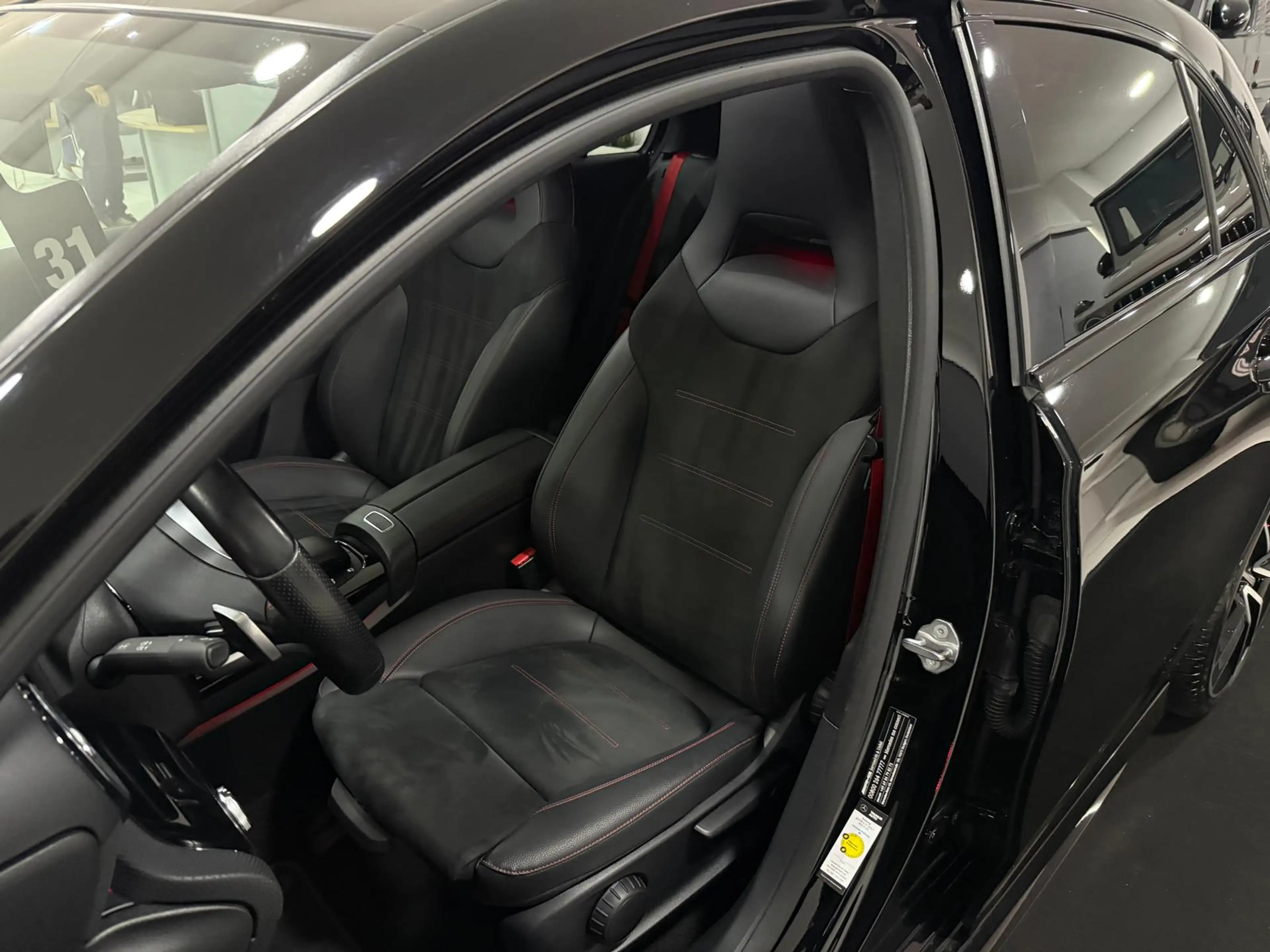 Mercedes-Benz A 35 AMG 4M*PANO*HUD*AMBI*KAM*LED*DISTR*CARPLAY* — photo 13