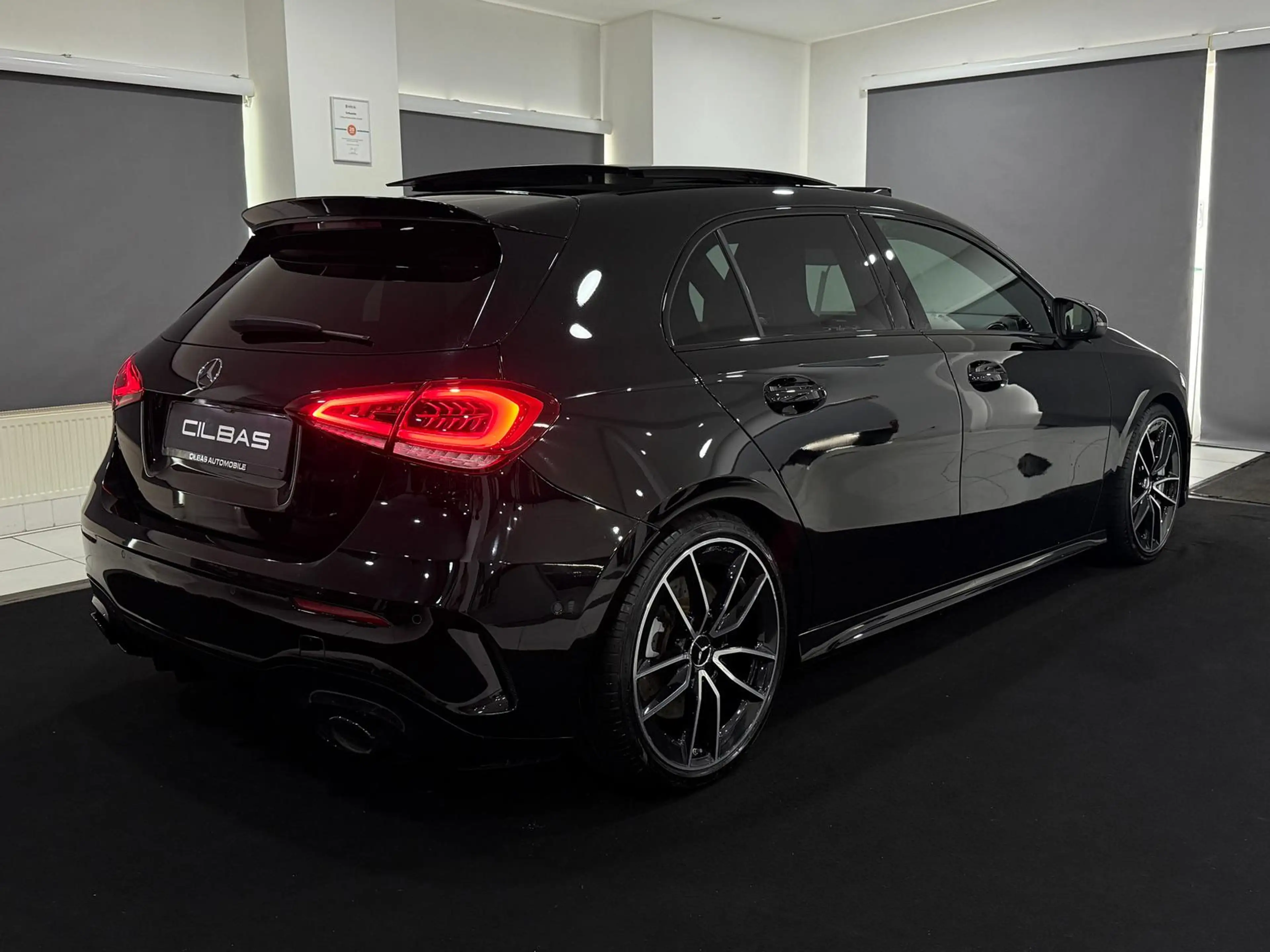 Mercedes-Benz A 35 AMG 4M*PANO*HUD*AMBI*KAM*LED*DISTR*CARPLAY* — photo 8