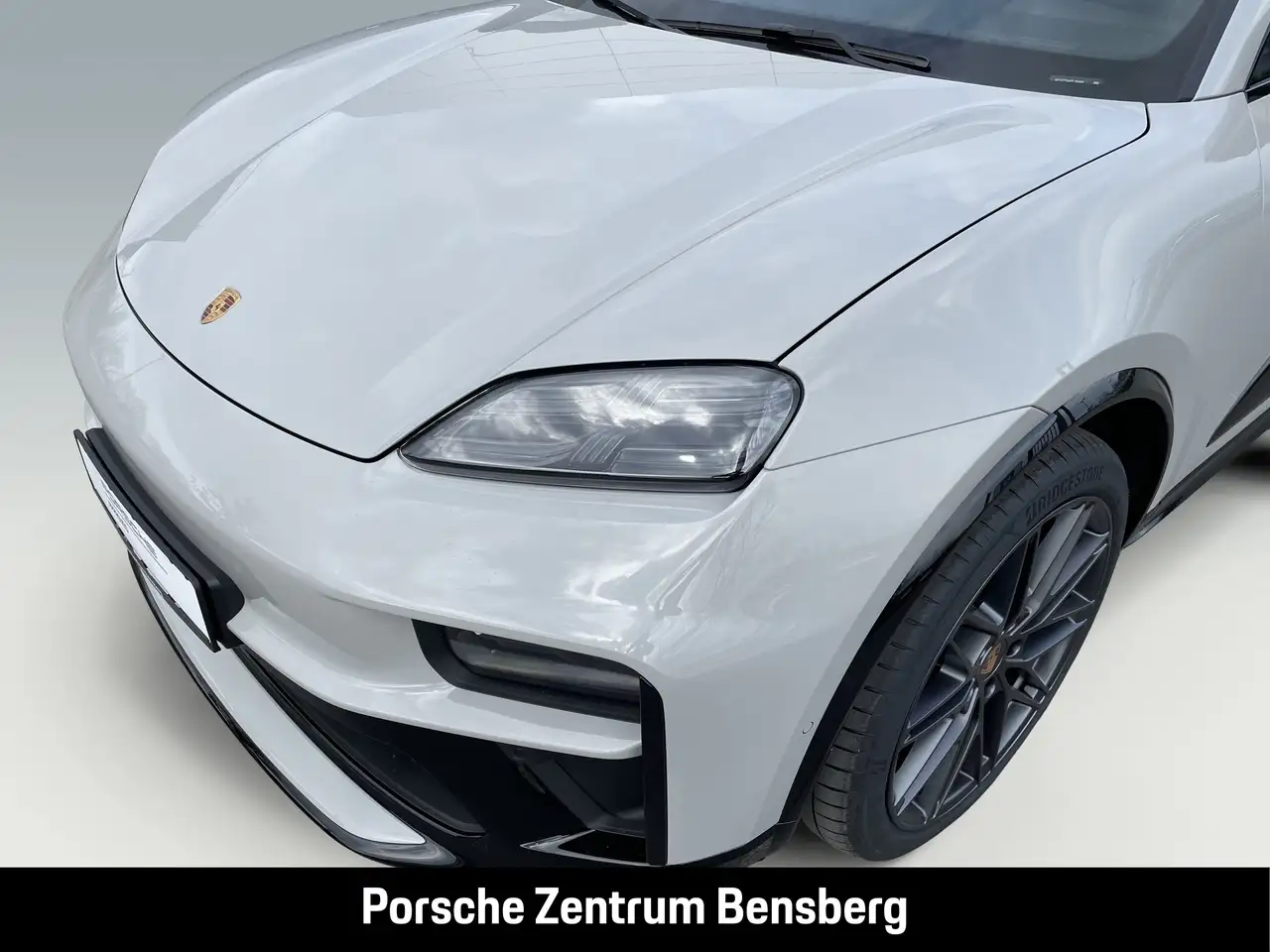 Porsche Macan GTS Electric 10