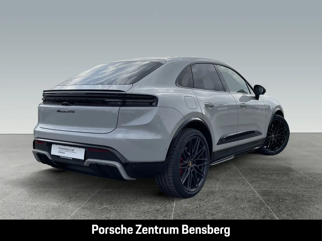 Porsche Macan GTS Electric 4