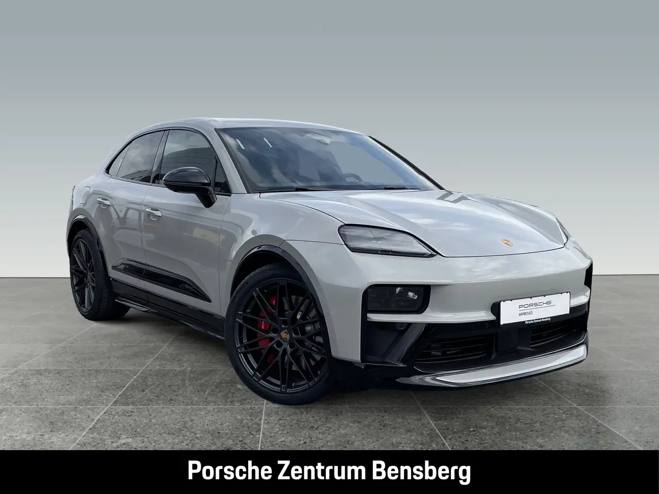 Porsche Macan GTS Electric 6
