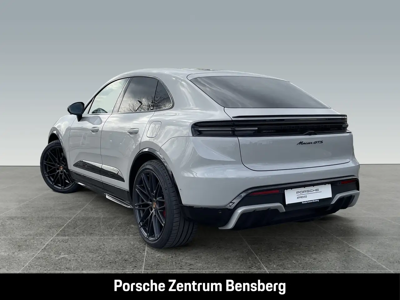 Porsche Macan GTS Electric 3
