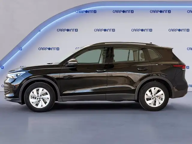 Volkswagen Tiguan view 5