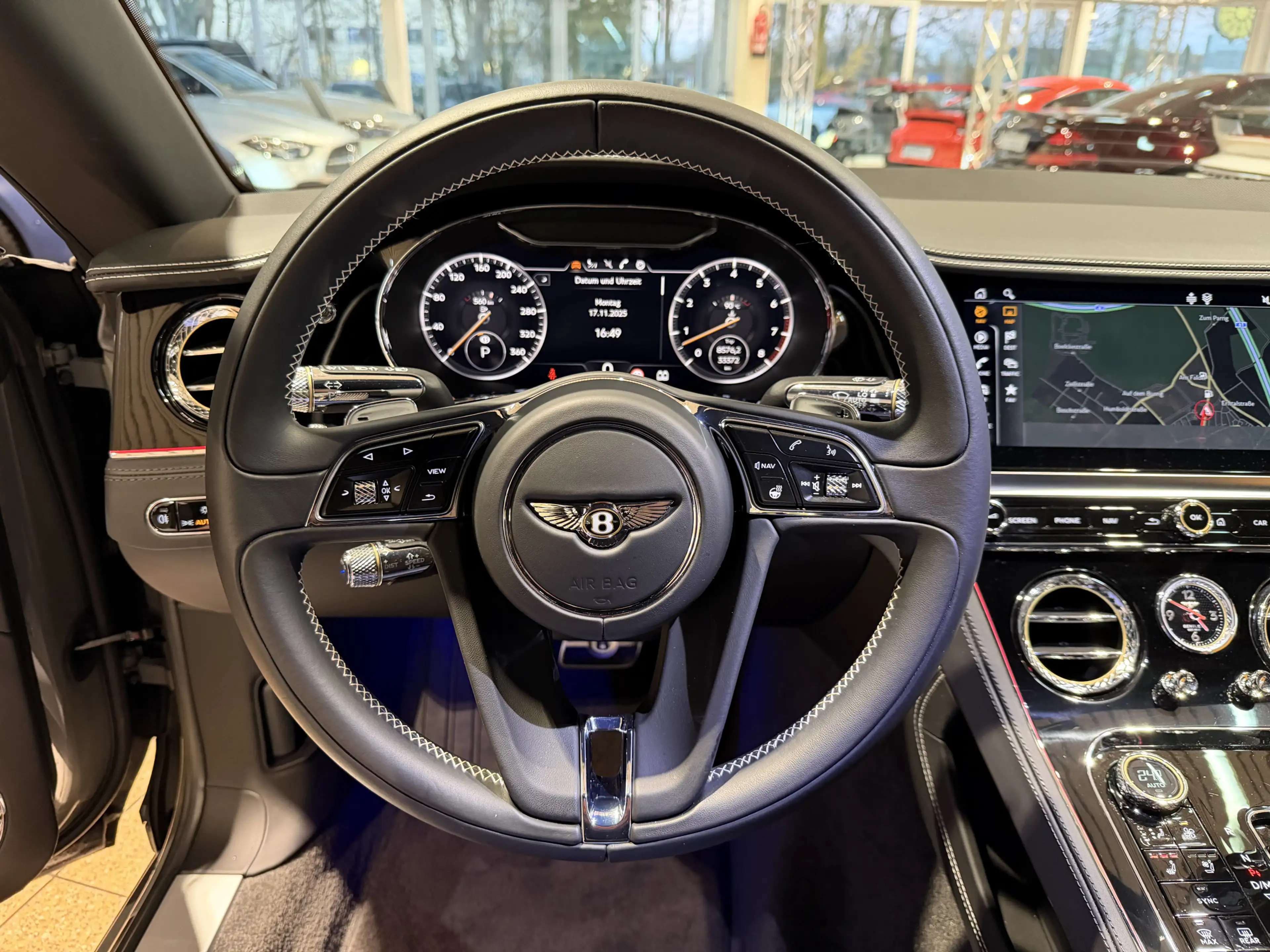 Bentley Continental GT V8 Mulliner *BLACK-LiNE* — photo 8