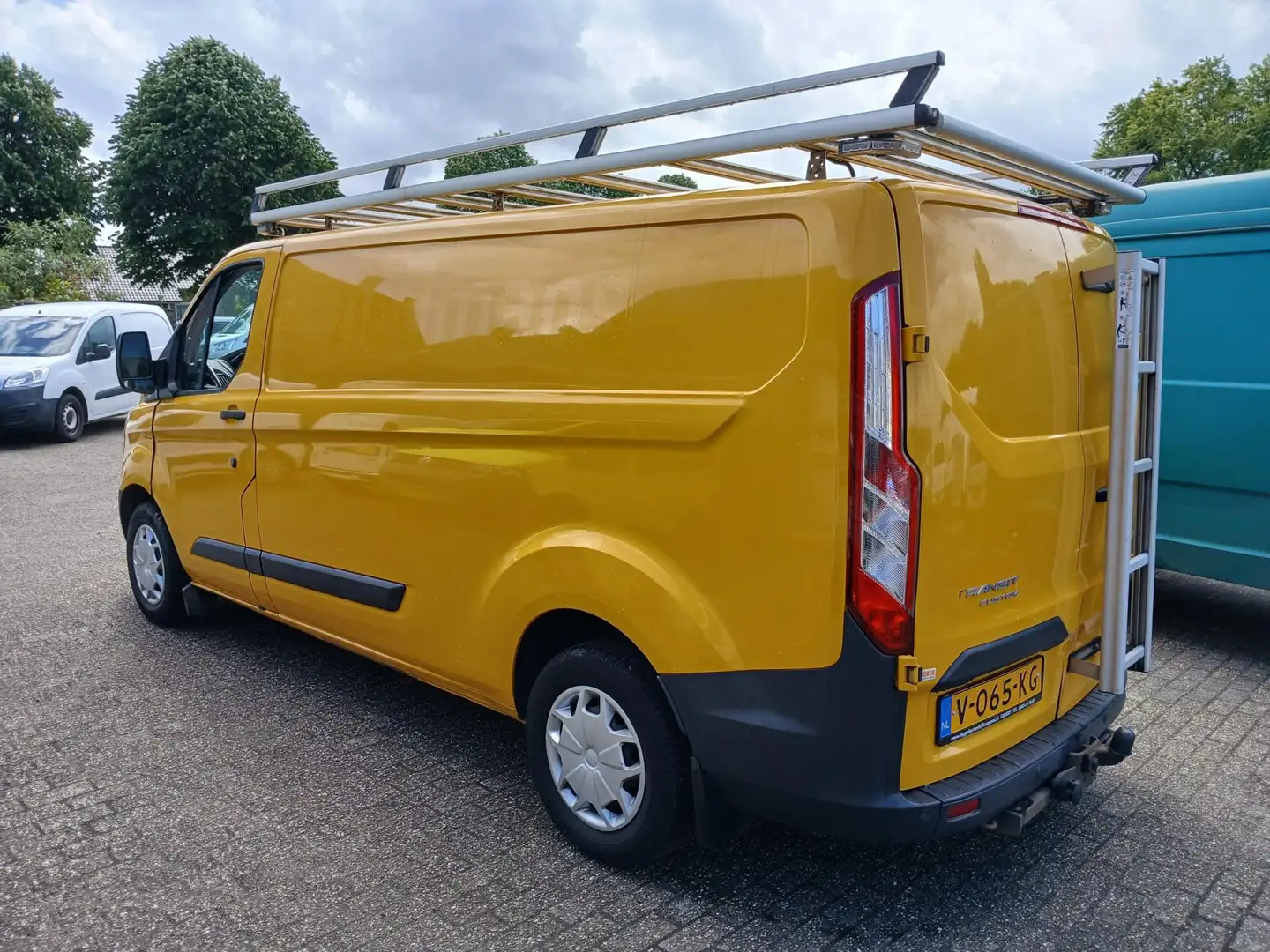 Ford Transit Custom 290 2.0 TDCI L2H1 Trend Amarillo - 2