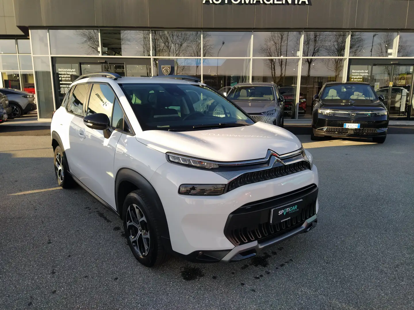 Citroen C3 Aircross 1.2 PureTech 110cv SHINE USATO GARANTITO Bianco - 1