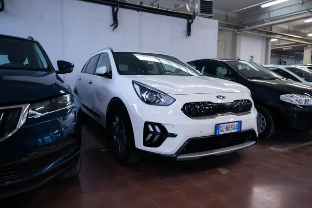 Kia Niro view 4