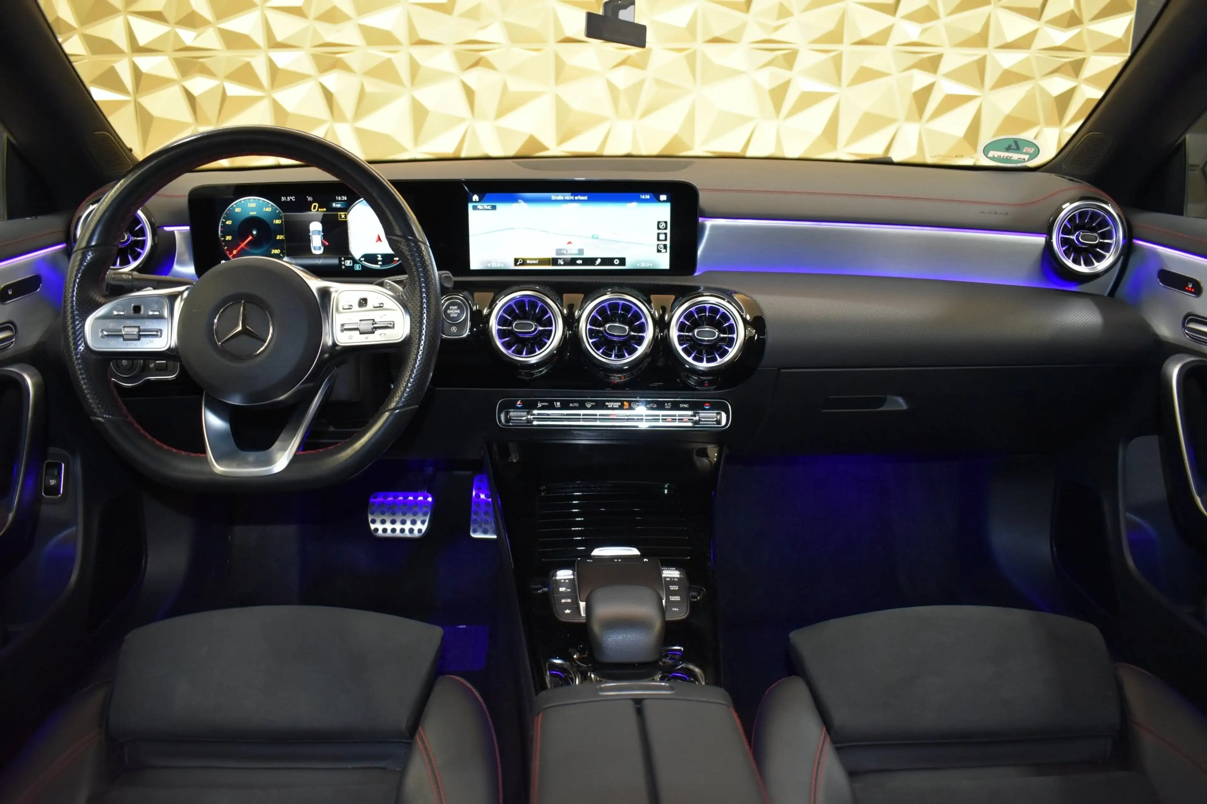 Mercedes-Benz CLA 220 d 4Matic Aut. AMG LINE, PANO, KAMERA, MEMORY, AHK — photo 10