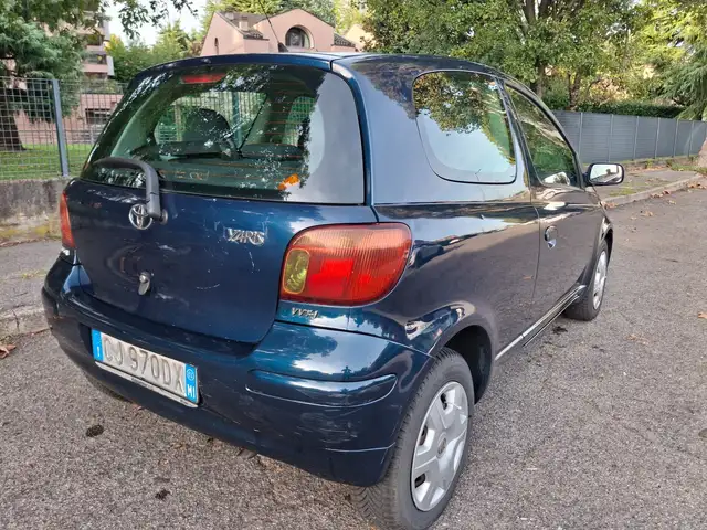 Toyota Yaris view 3