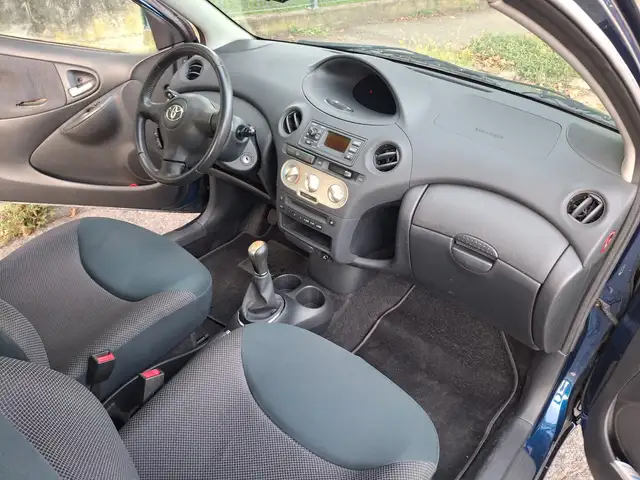 Toyota Yaris view 14