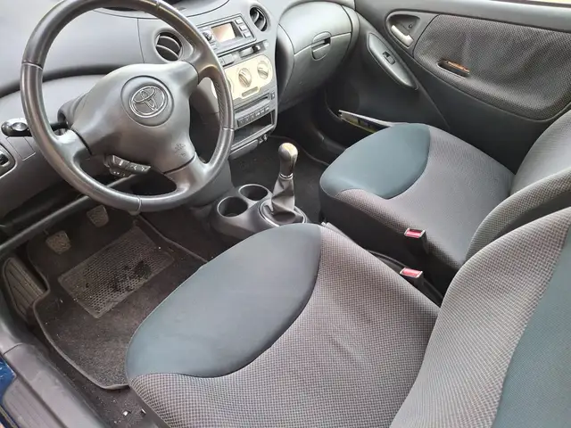 Toyota Yaris view 10