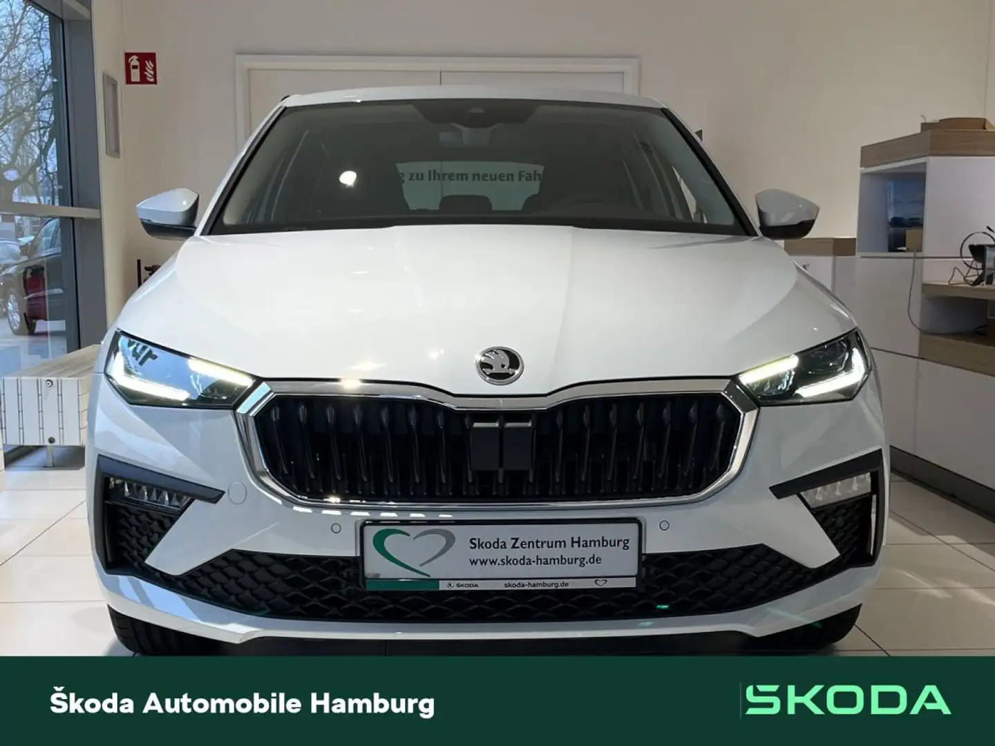 Skoda Scala Tour 1,0 TSI 7-Gang-DSG Weiß - 2