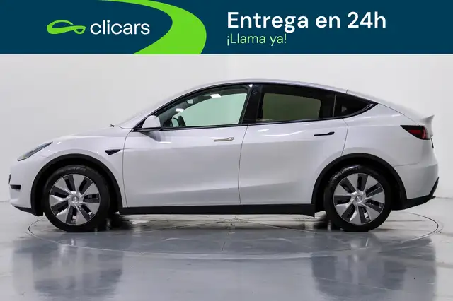 Tesla Model Y view 8
