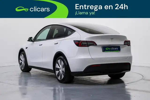 Tesla Model Y view 9