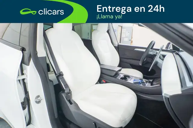 Tesla Model Y view 16