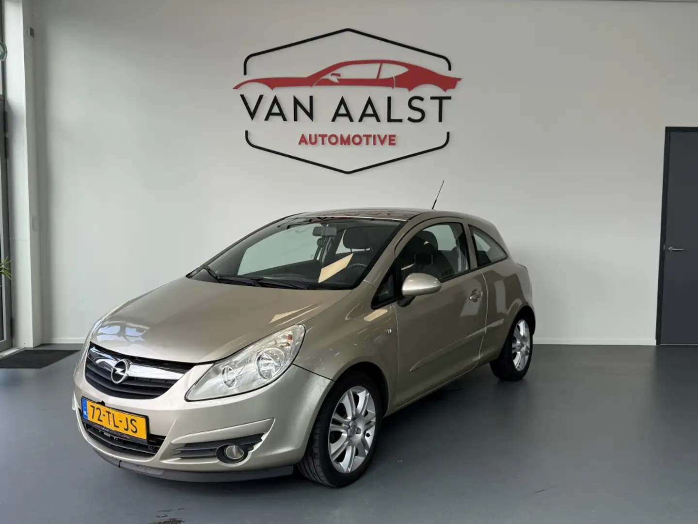 Opel Corsa 1.2-16V Enjoy/ Airco/ Cruise Geel - 1