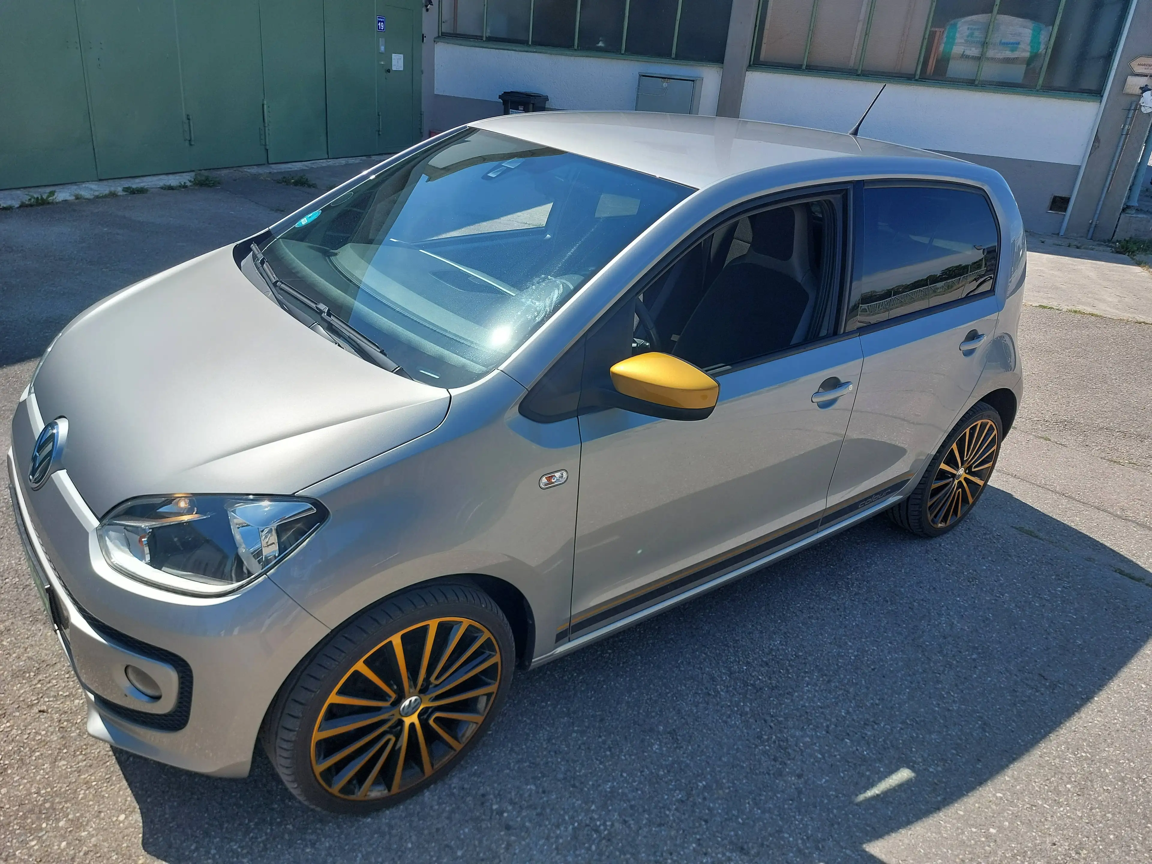 Volkswagen up! colour up! — photo 3