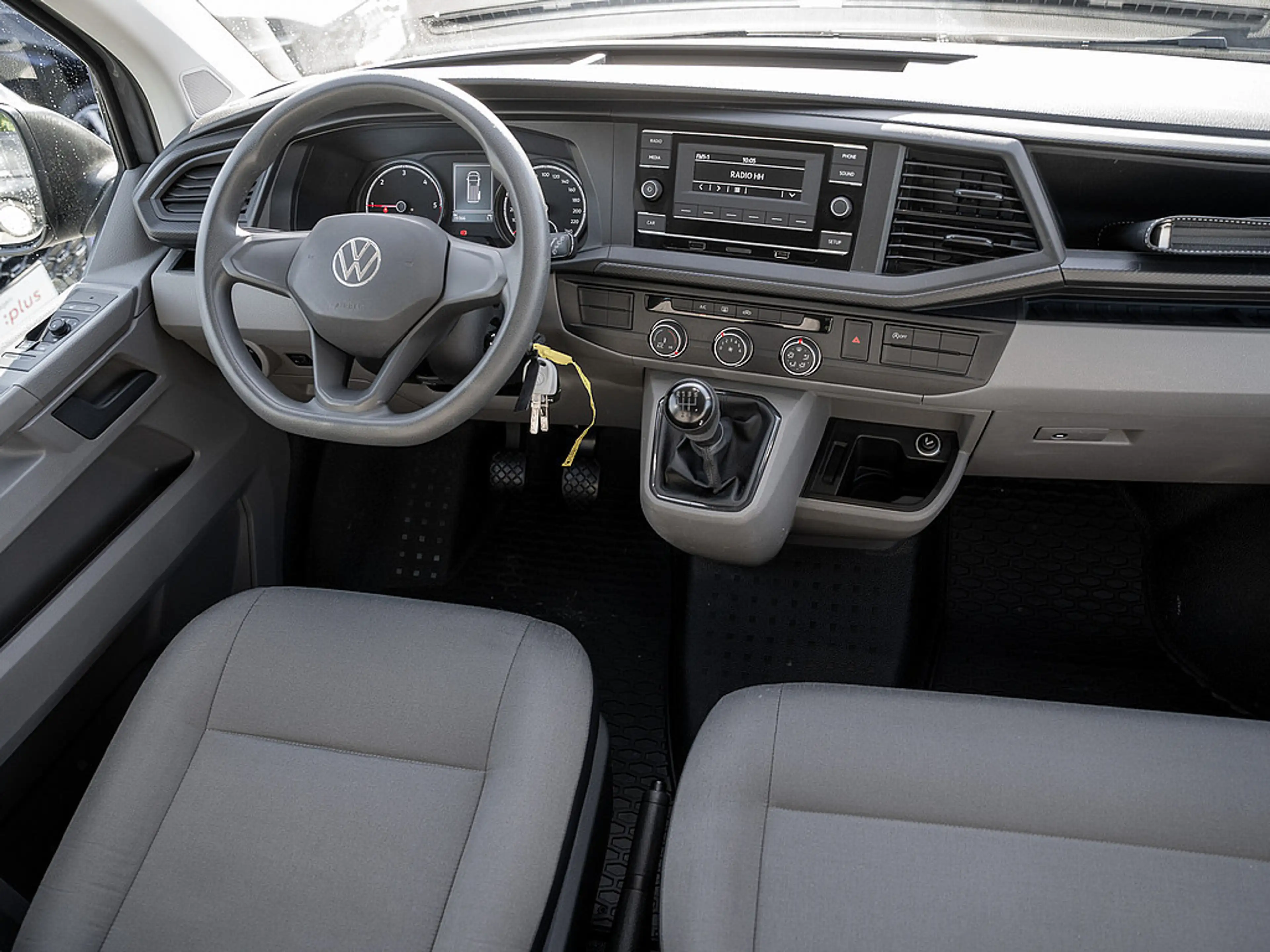 Volkswagen T6.1 Transporter Kombi 2.0 TDI FWD AHK KLIMA — photo 6