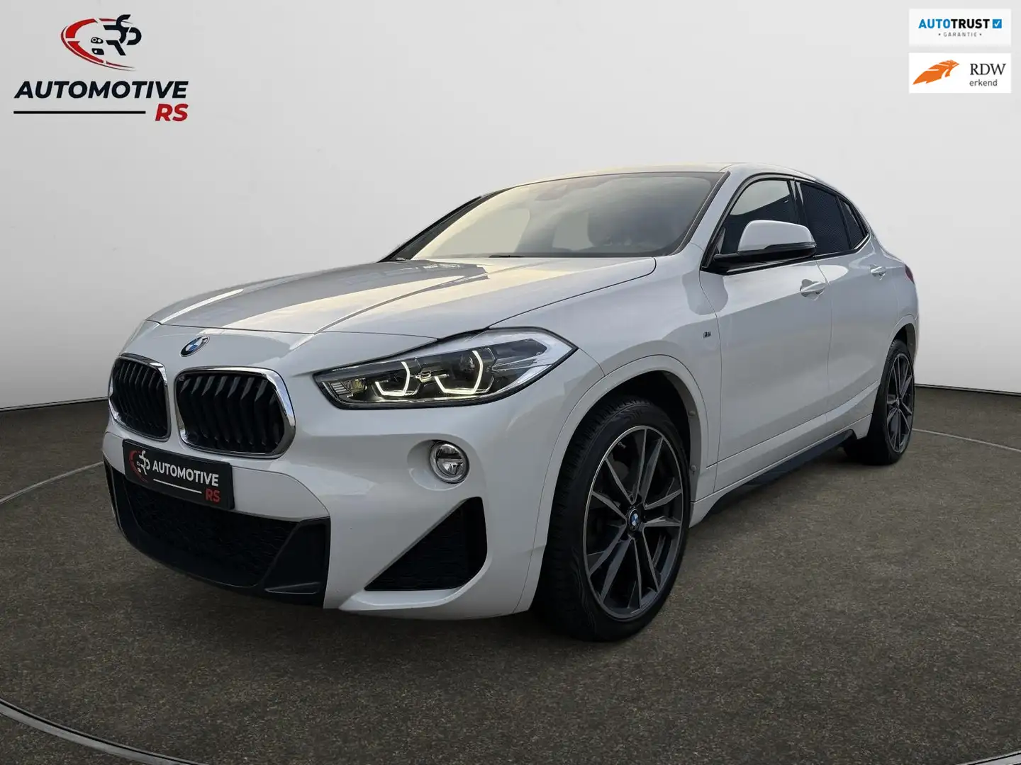 BMW X2 SDrive18i M-Pakket High Exec Full M Sportief Desig Wit - 1
