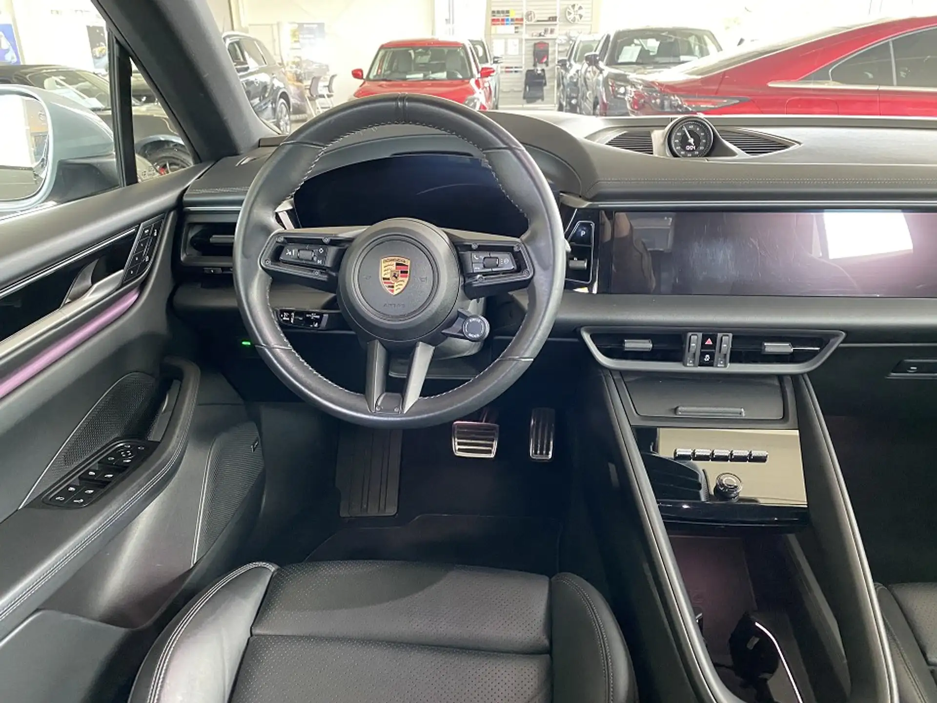 Porsche Macan 4 Electric 2025 화이트 사진 7