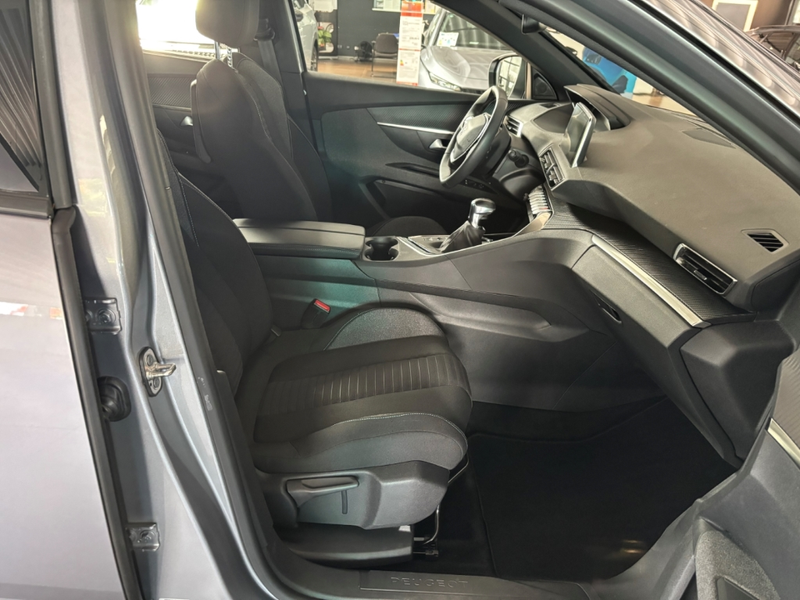 Peugeot 5008 Active Pack PureTech KAMERA DAB SITZHZG — photo 12