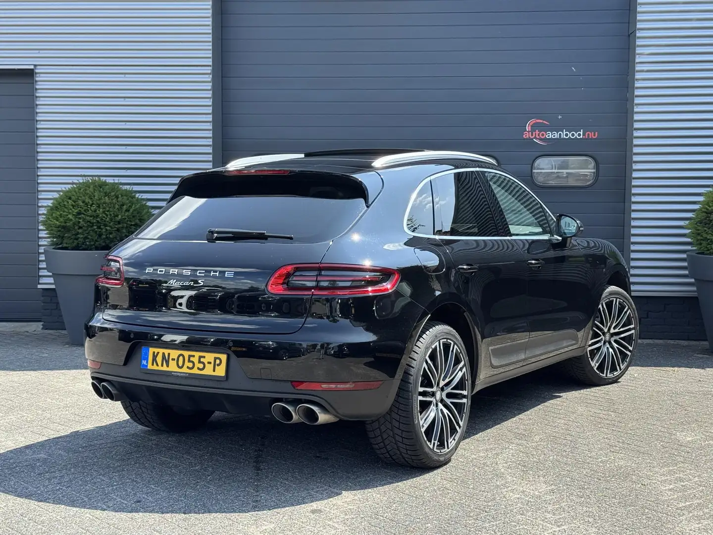 Porsche Macan 3.0 D S | Panoramadak | Camera | Privacy Glass | L Noir - 2