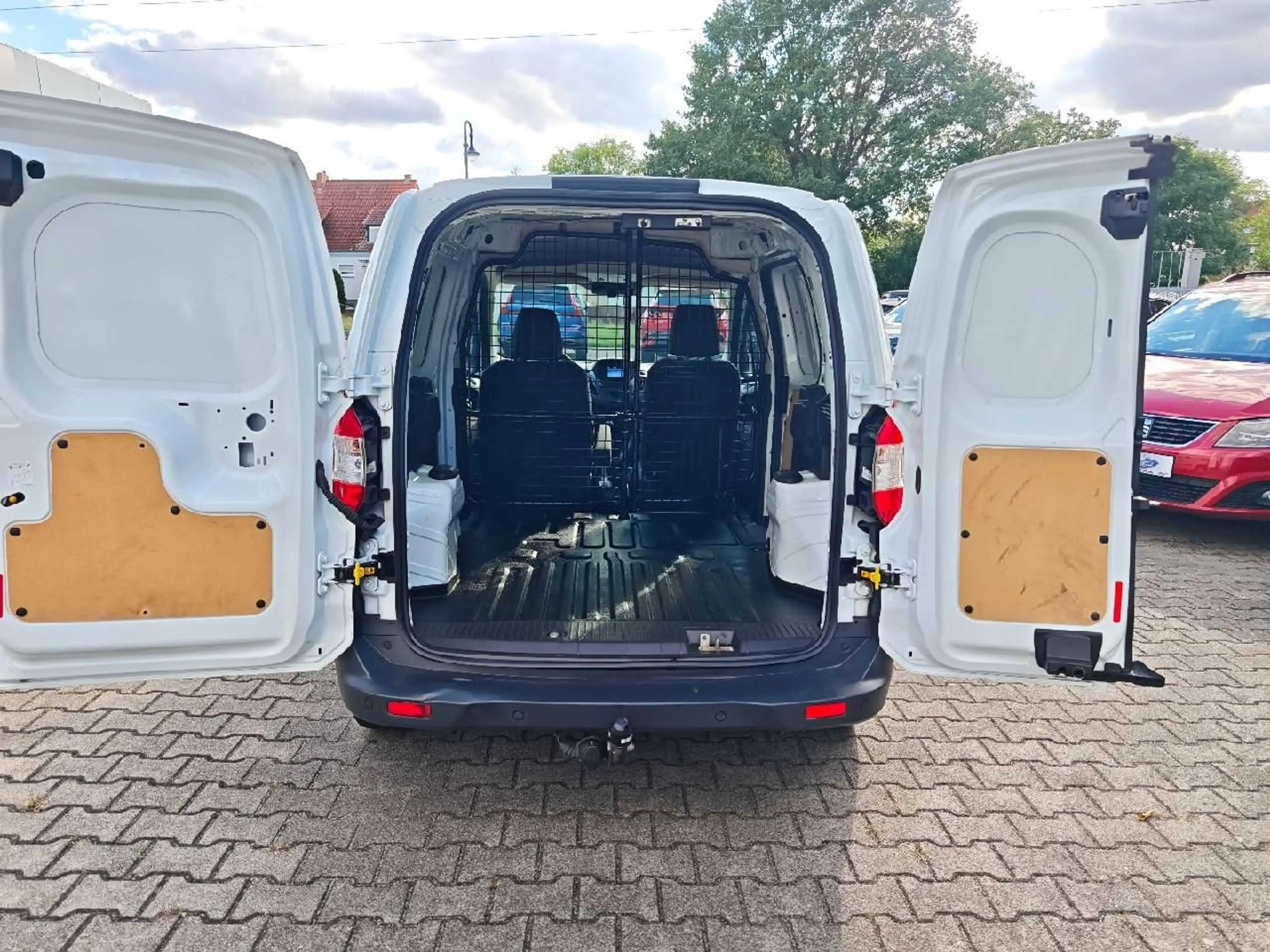 Ford Transit Courier Trend — photo 5