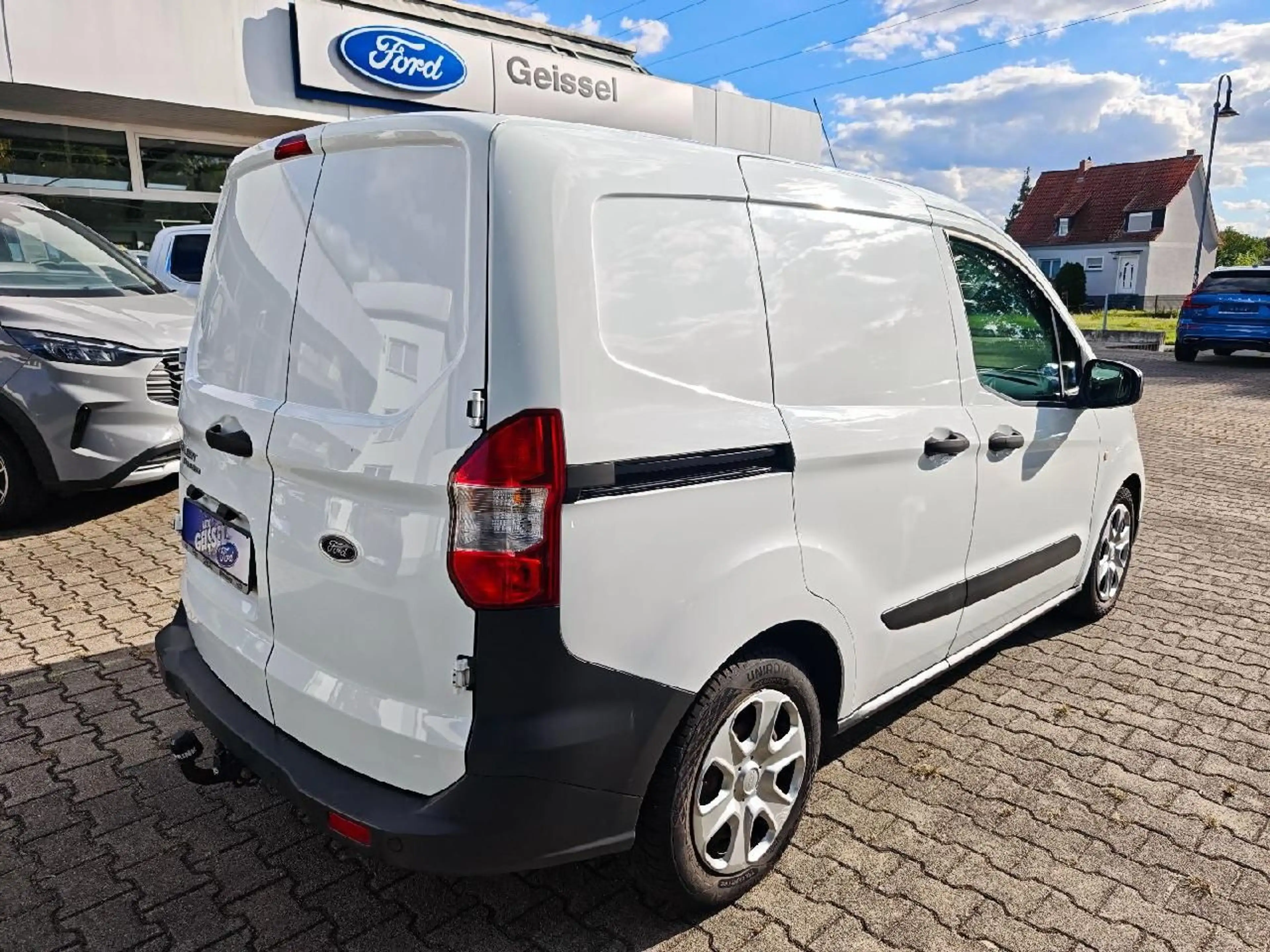 Ford Transit Courier Trend — photo 3