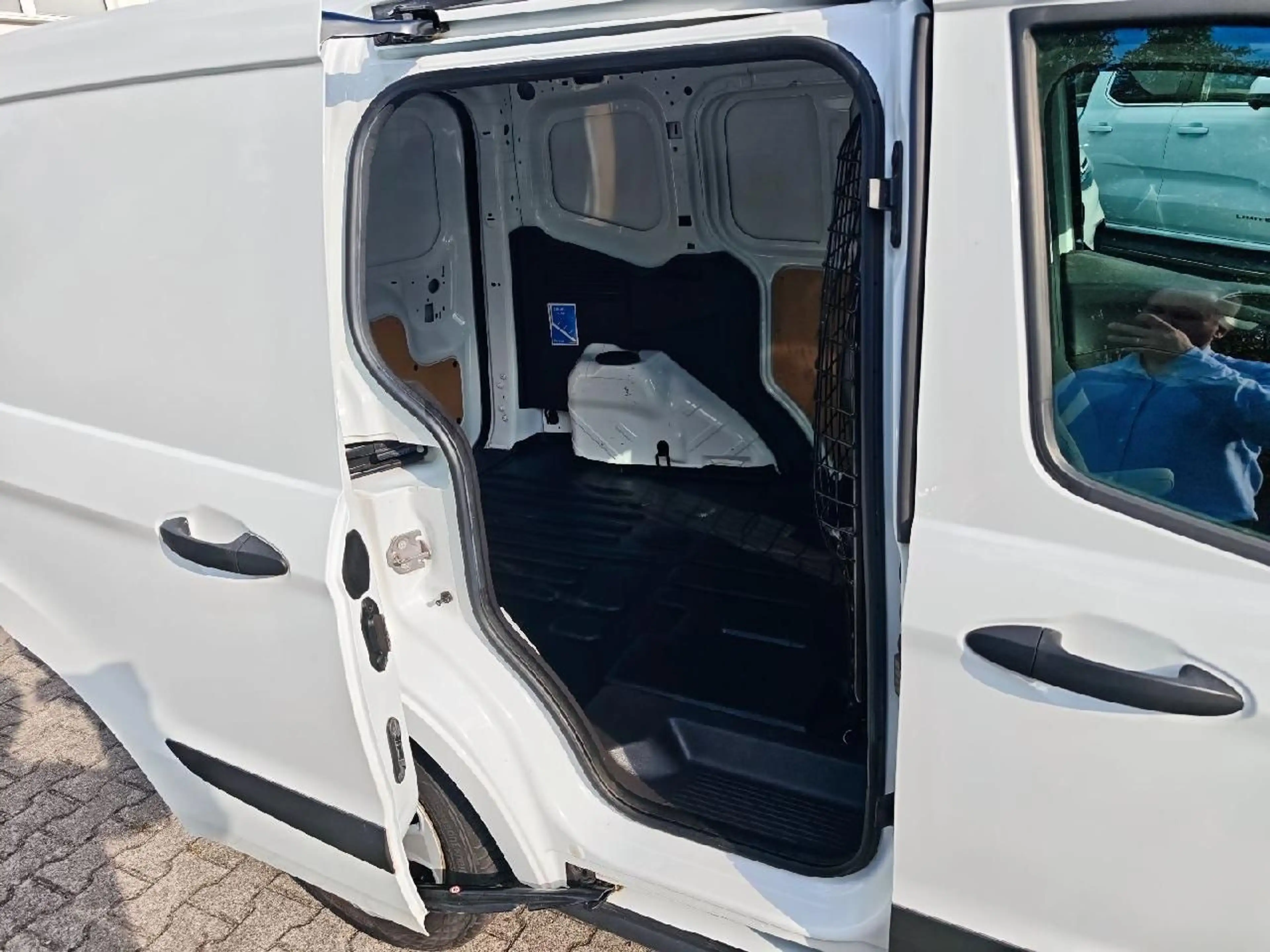 Ford Transit Courier Trend — photo 7