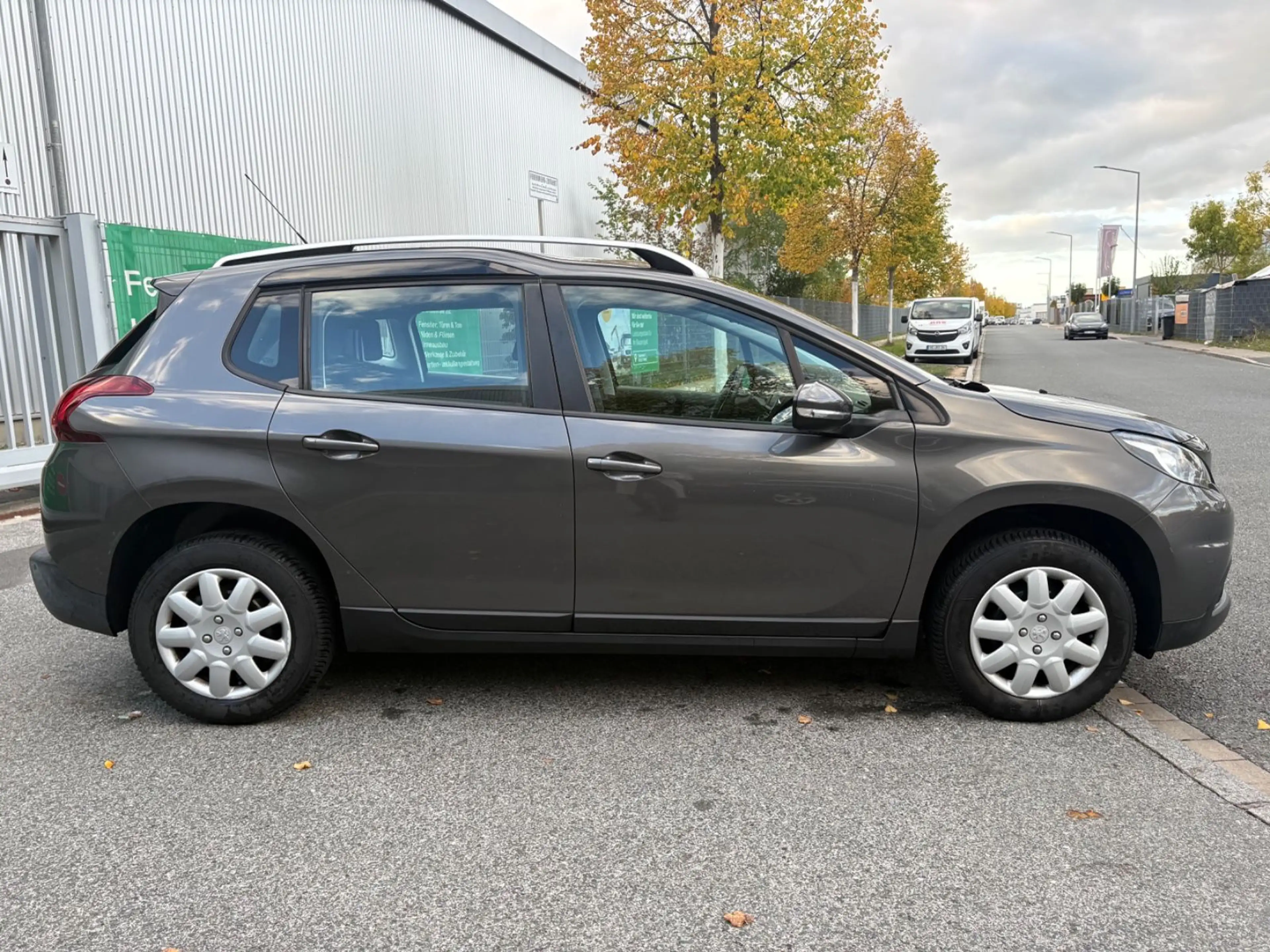 Peugeot 2008 Active*NAVI*KLIMA*PDC*TÜVNEU* — photo 4