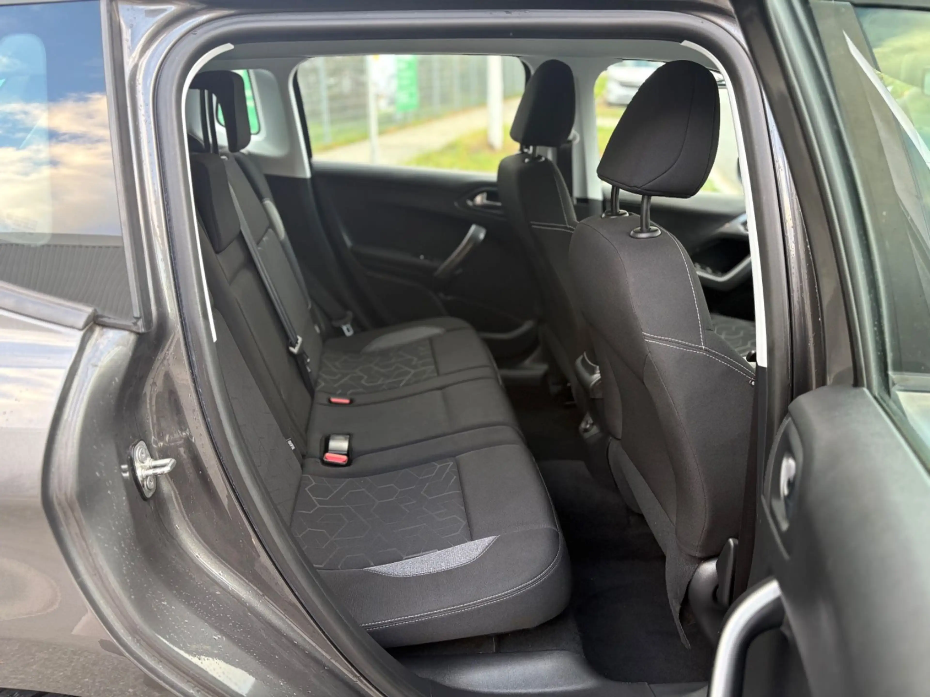 Peugeot 2008 Active*NAVI*KLIMA*PDC*TÜVNEU* — photo 12