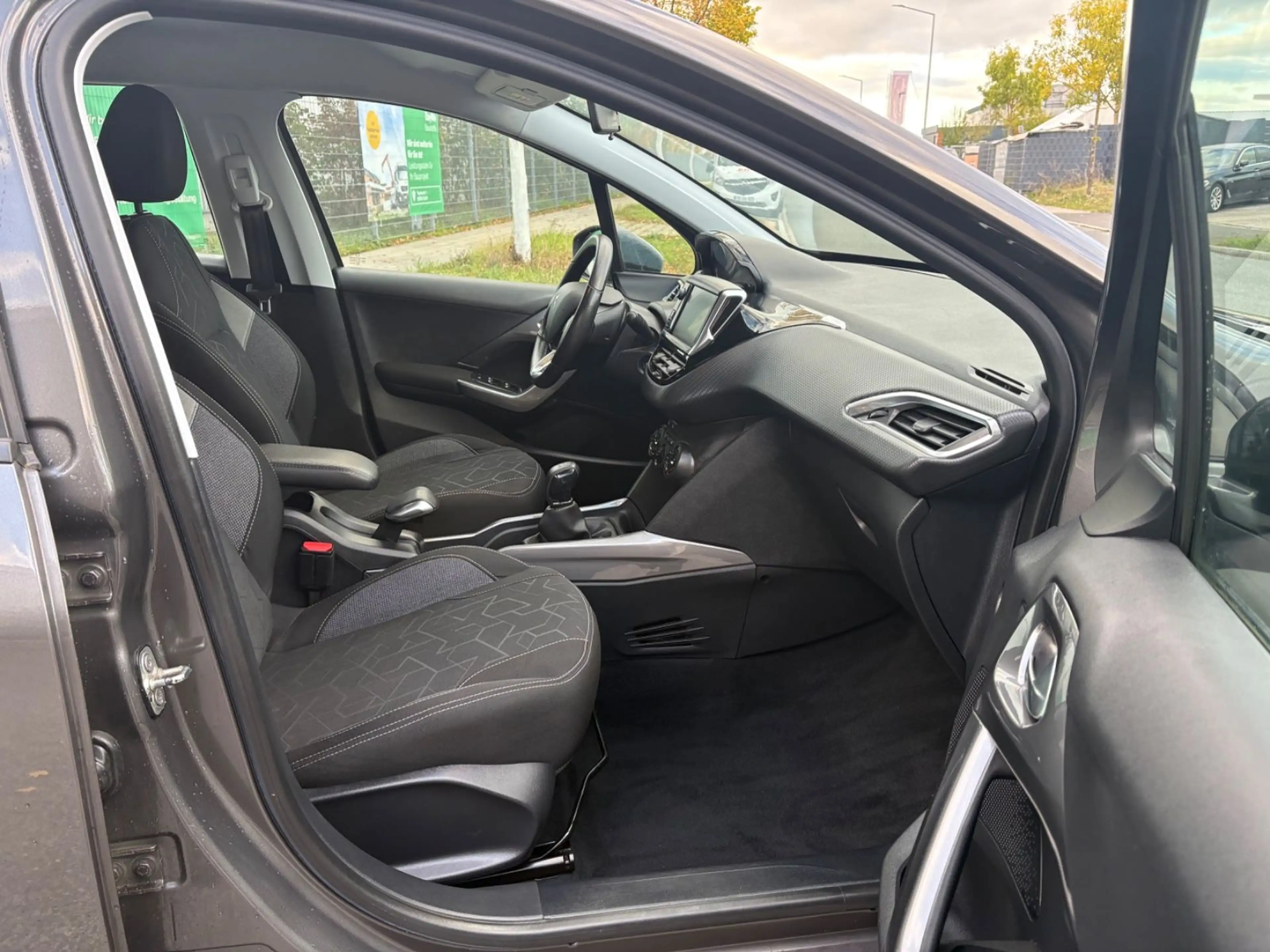 Peugeot 2008 Active*NAVI*KLIMA*PDC*TÜVNEU* — photo 11