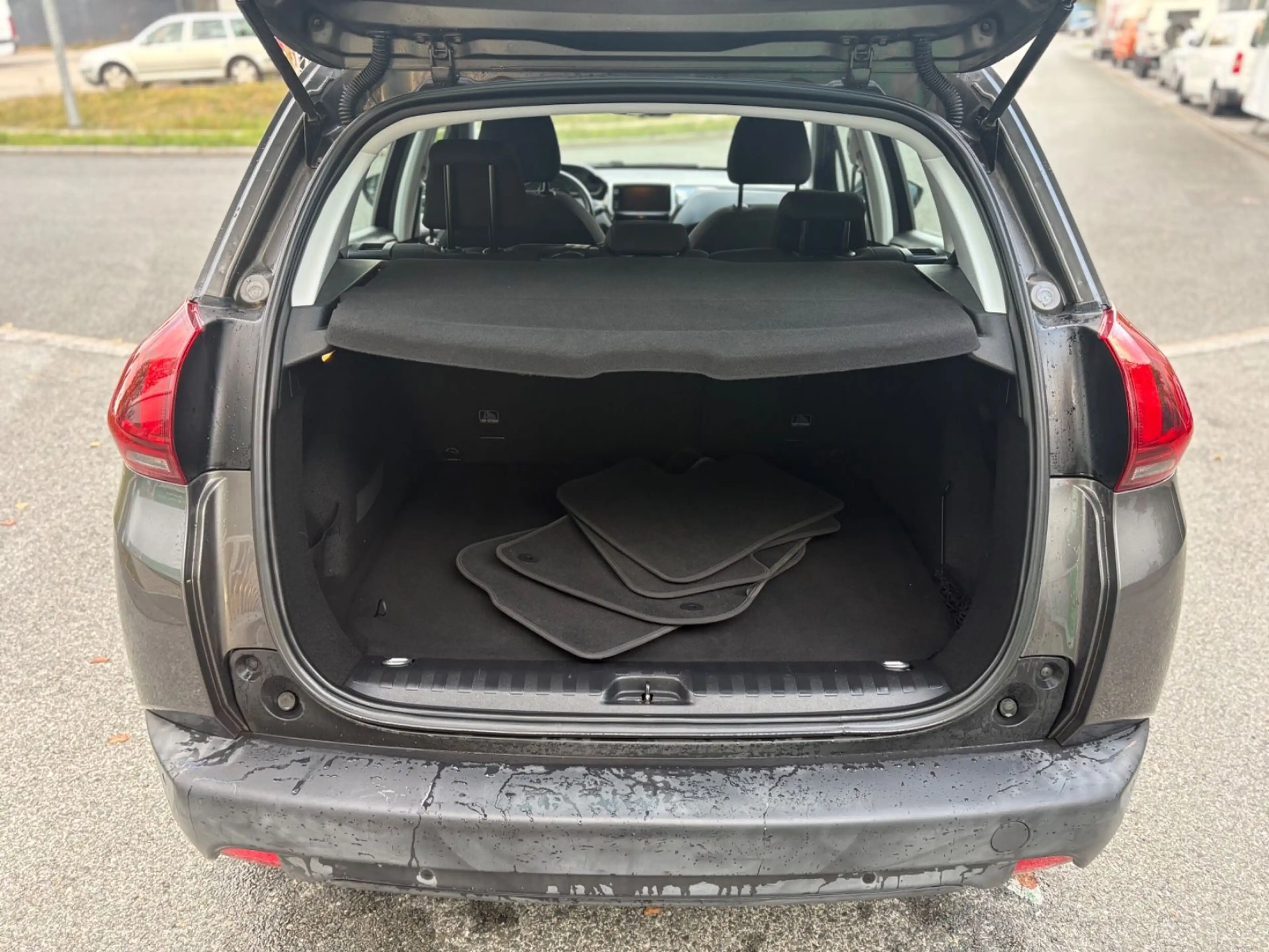 Peugeot 2008 Active*NAVI*KLIMA*PDC*TÜVNEU* — photo 9