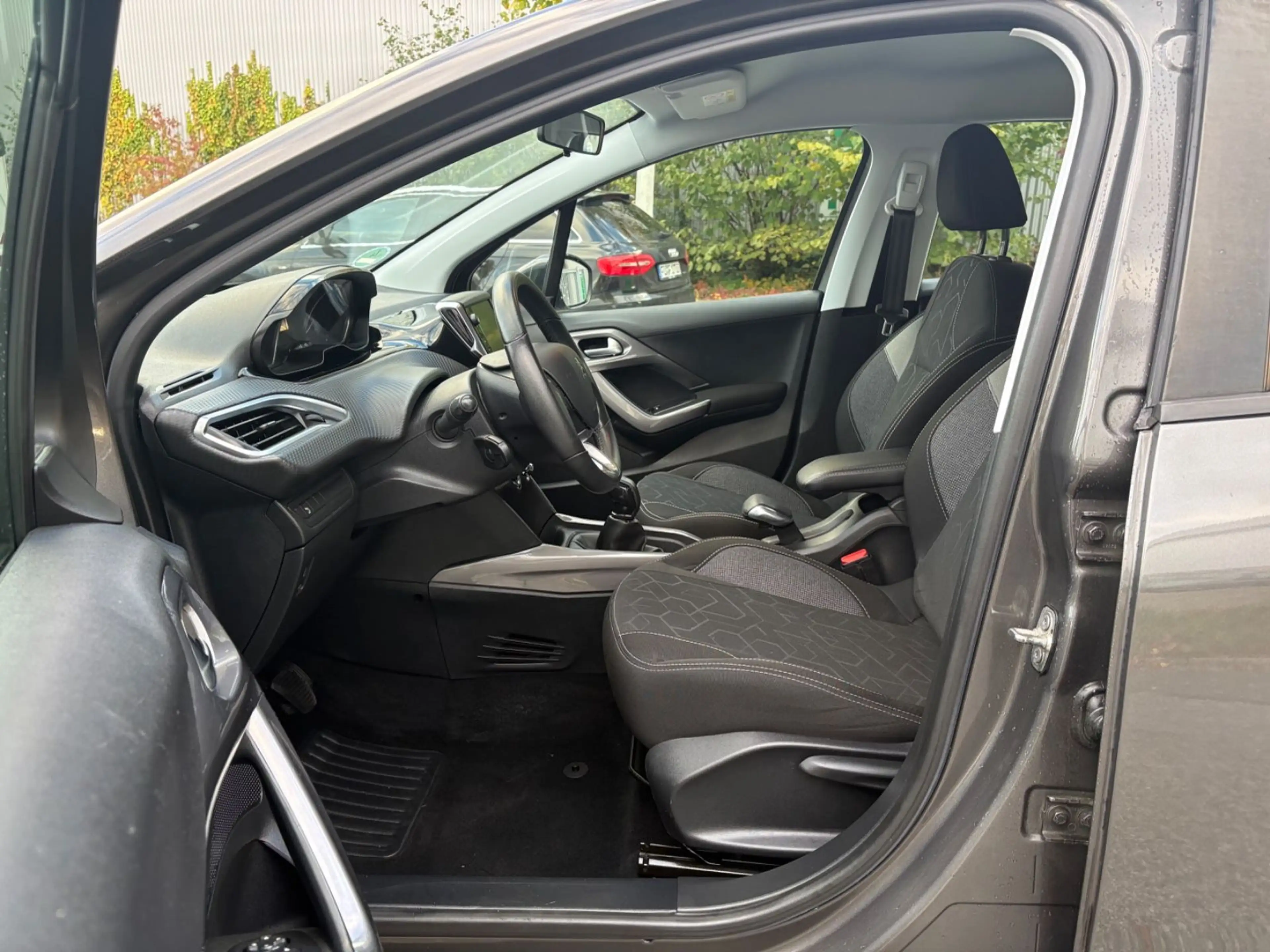 Peugeot 2008 Active*NAVI*KLIMA*PDC*TÜVNEU* — photo 10